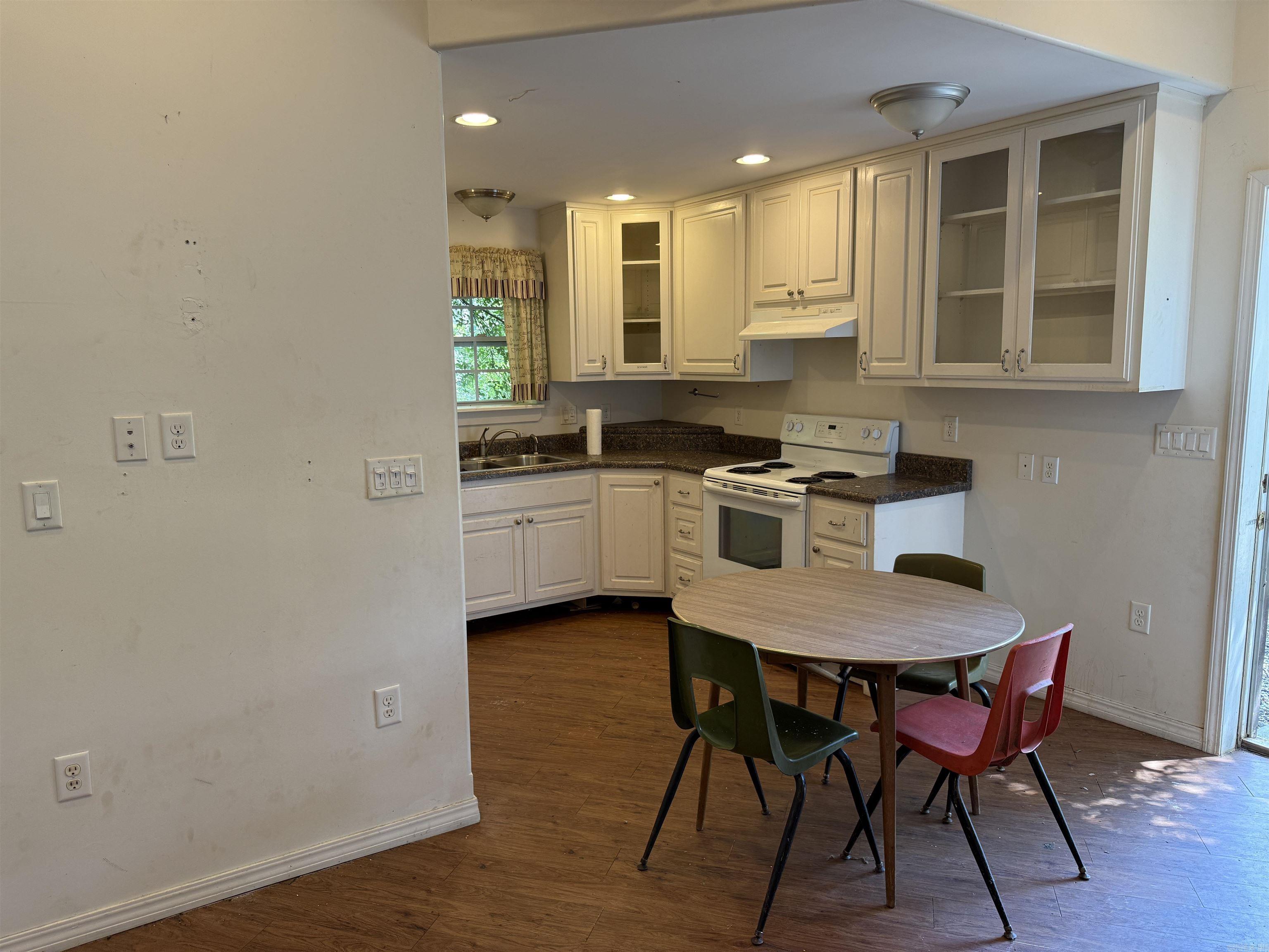511 Warner Avenue Mena, AR 71953
