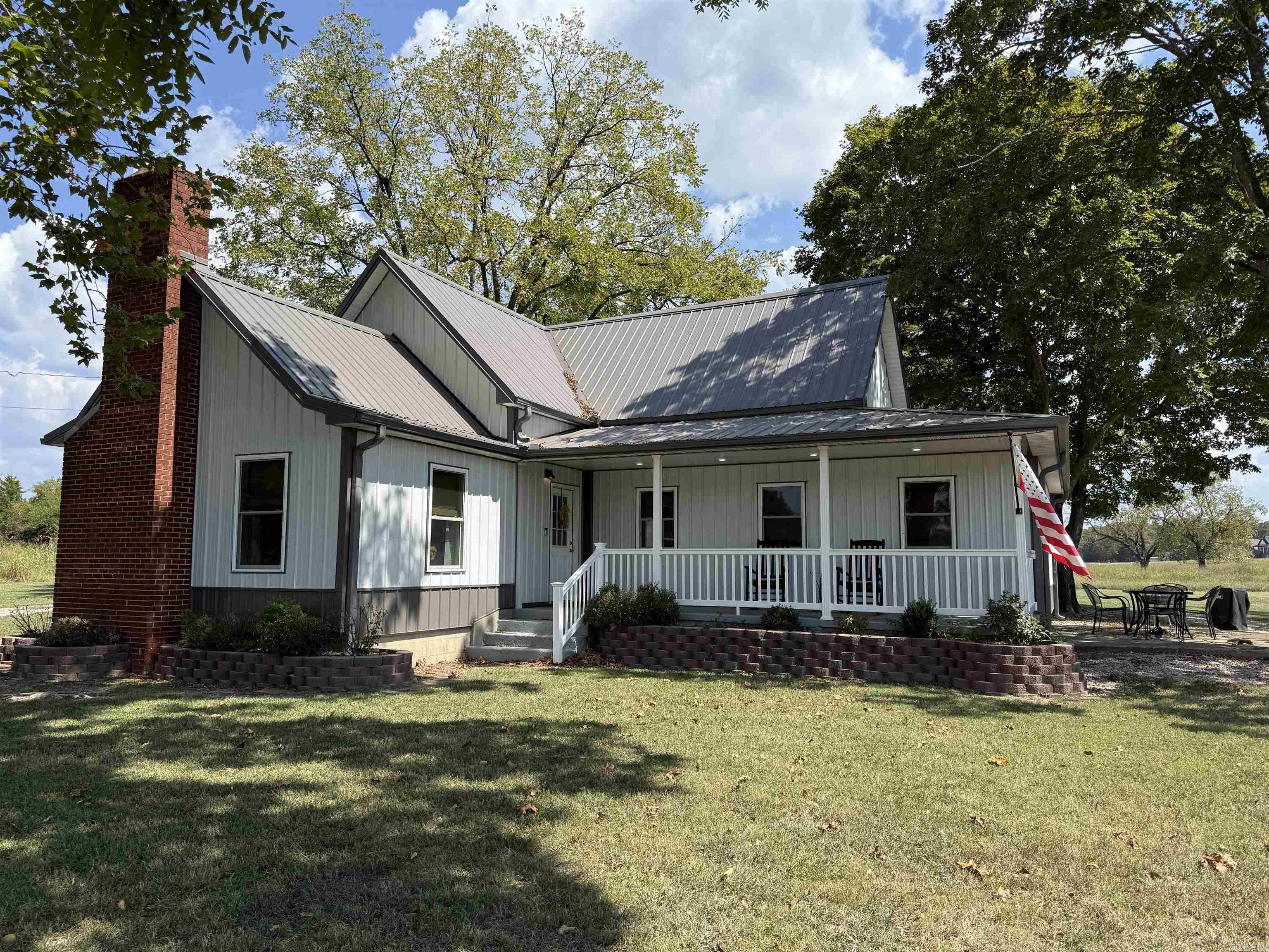 20304 N Hwy 5  Mountain View, AR