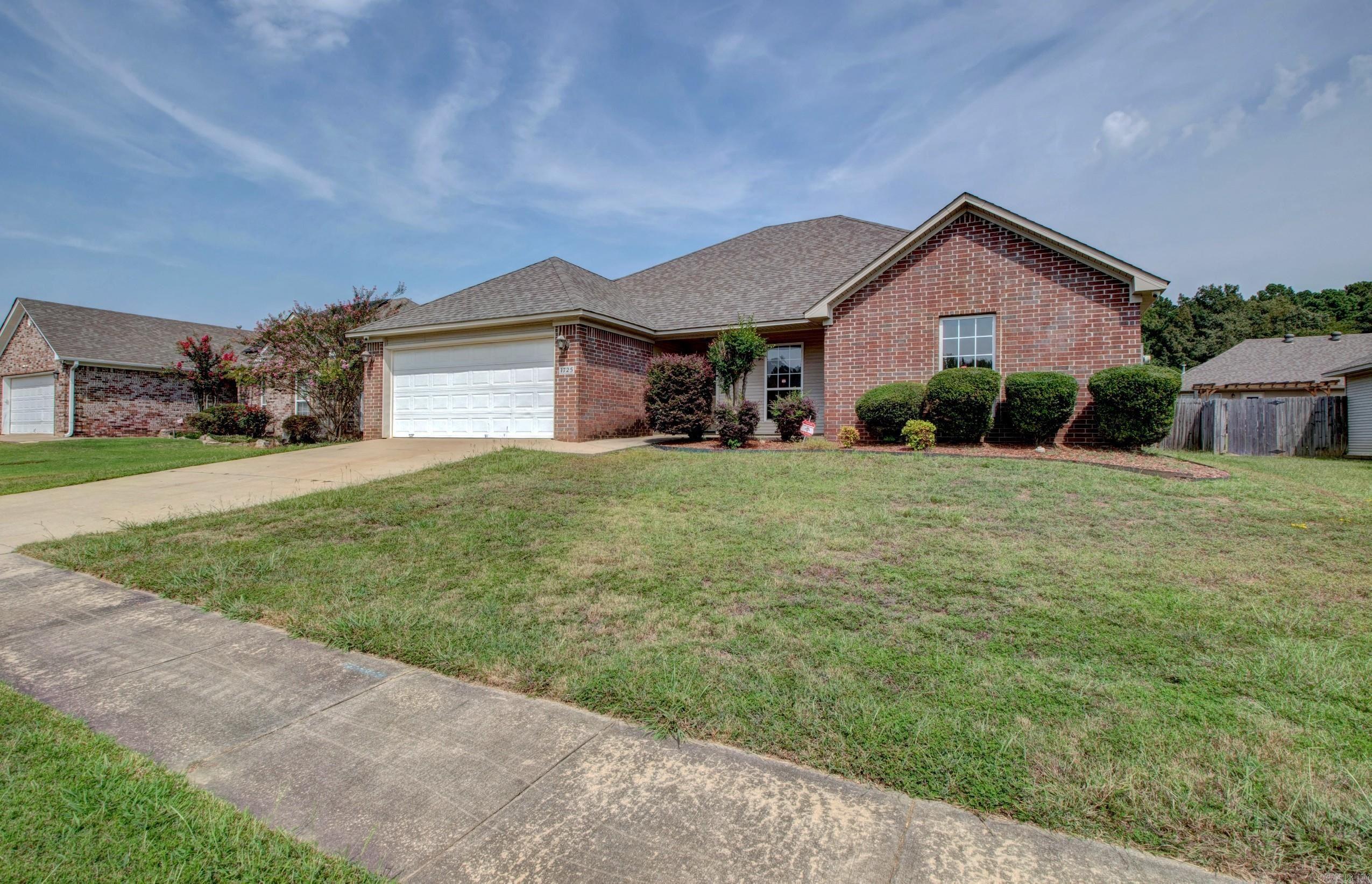 1725 White Oak  Benton, AR
