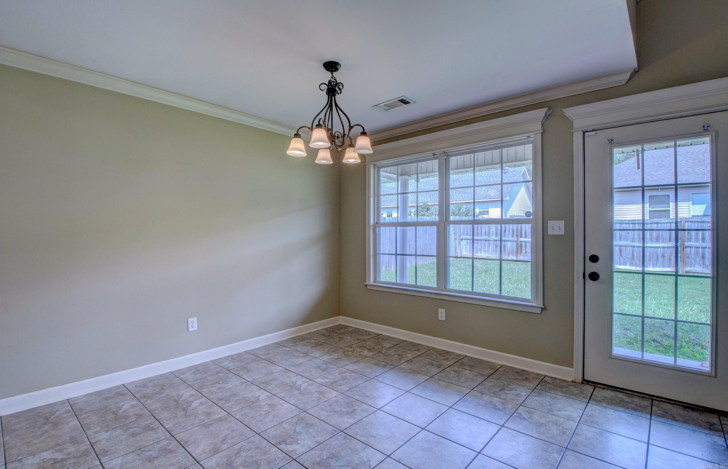 1725 White Oak  Benton, AR