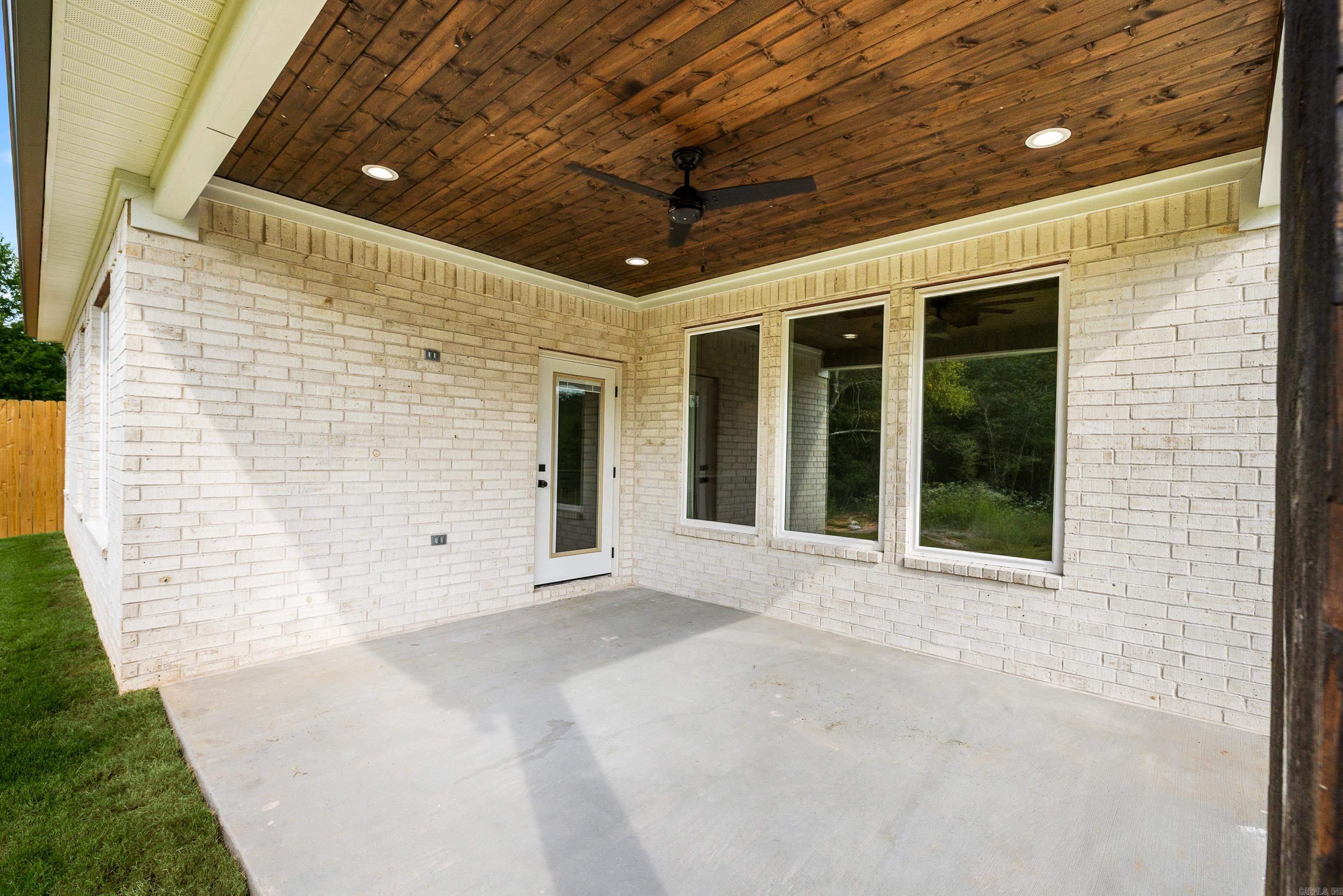 6217 Creekwater  Alexander, AR