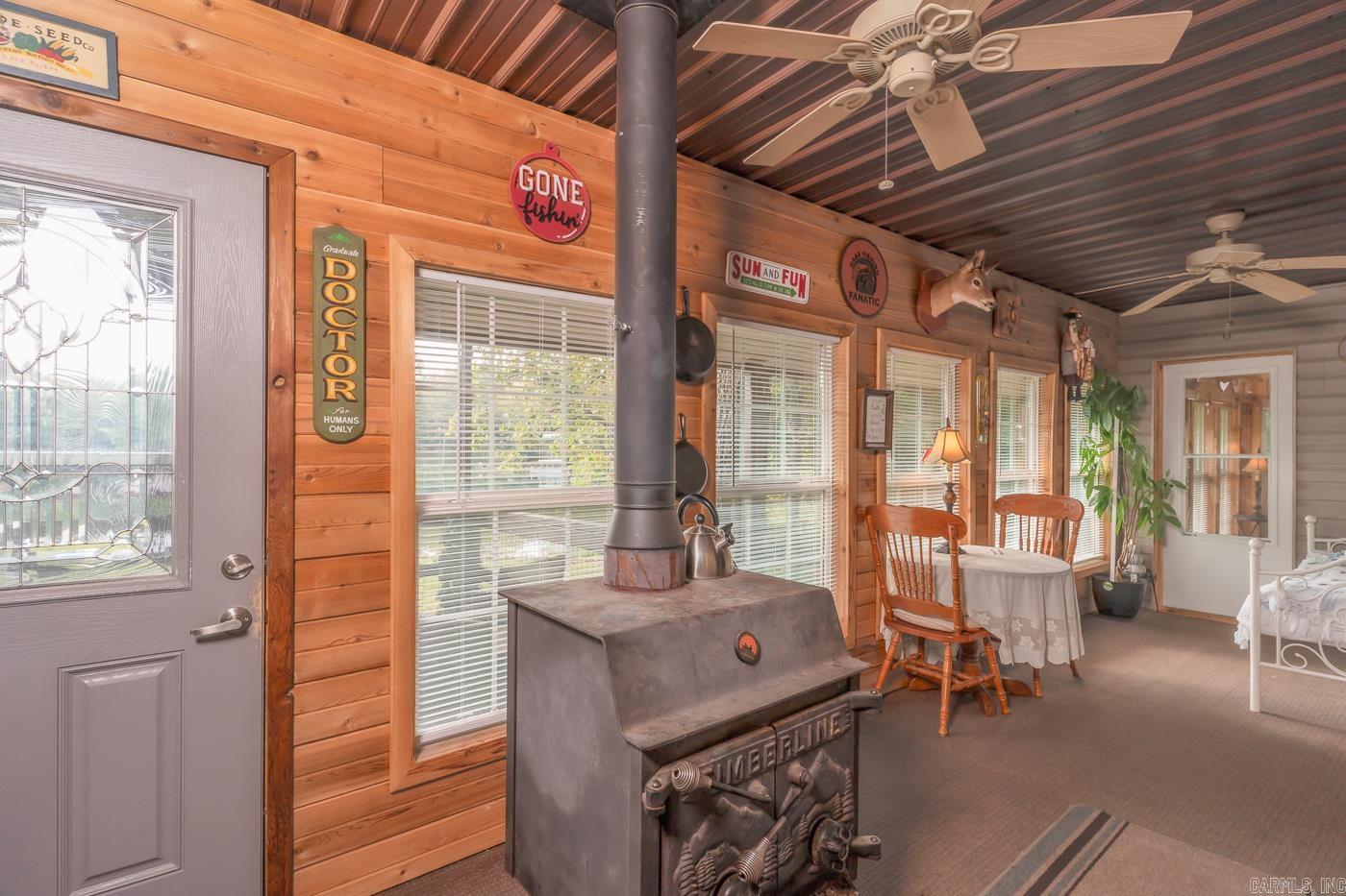 21 W Lakeshore Dr  Highland, AR