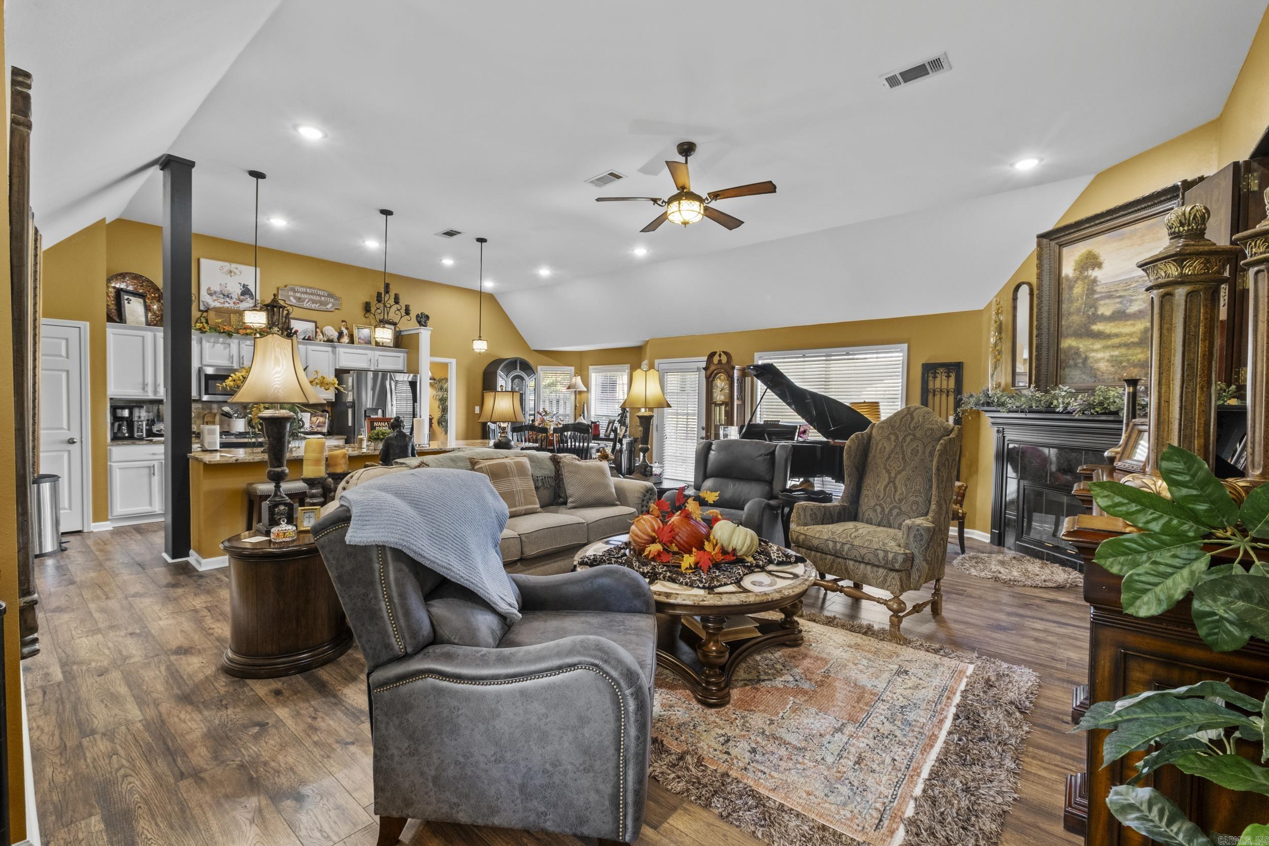407 Country Squire  Searcy, AR