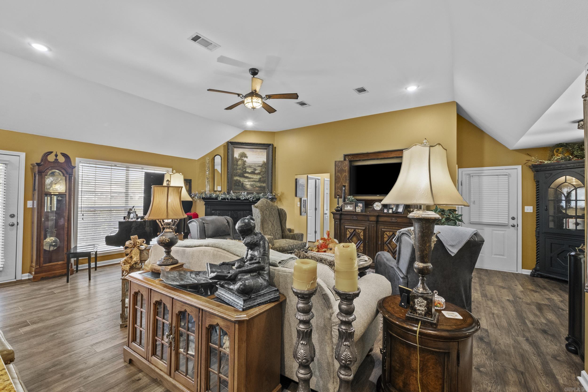 407 Country Squire  Searcy, AR