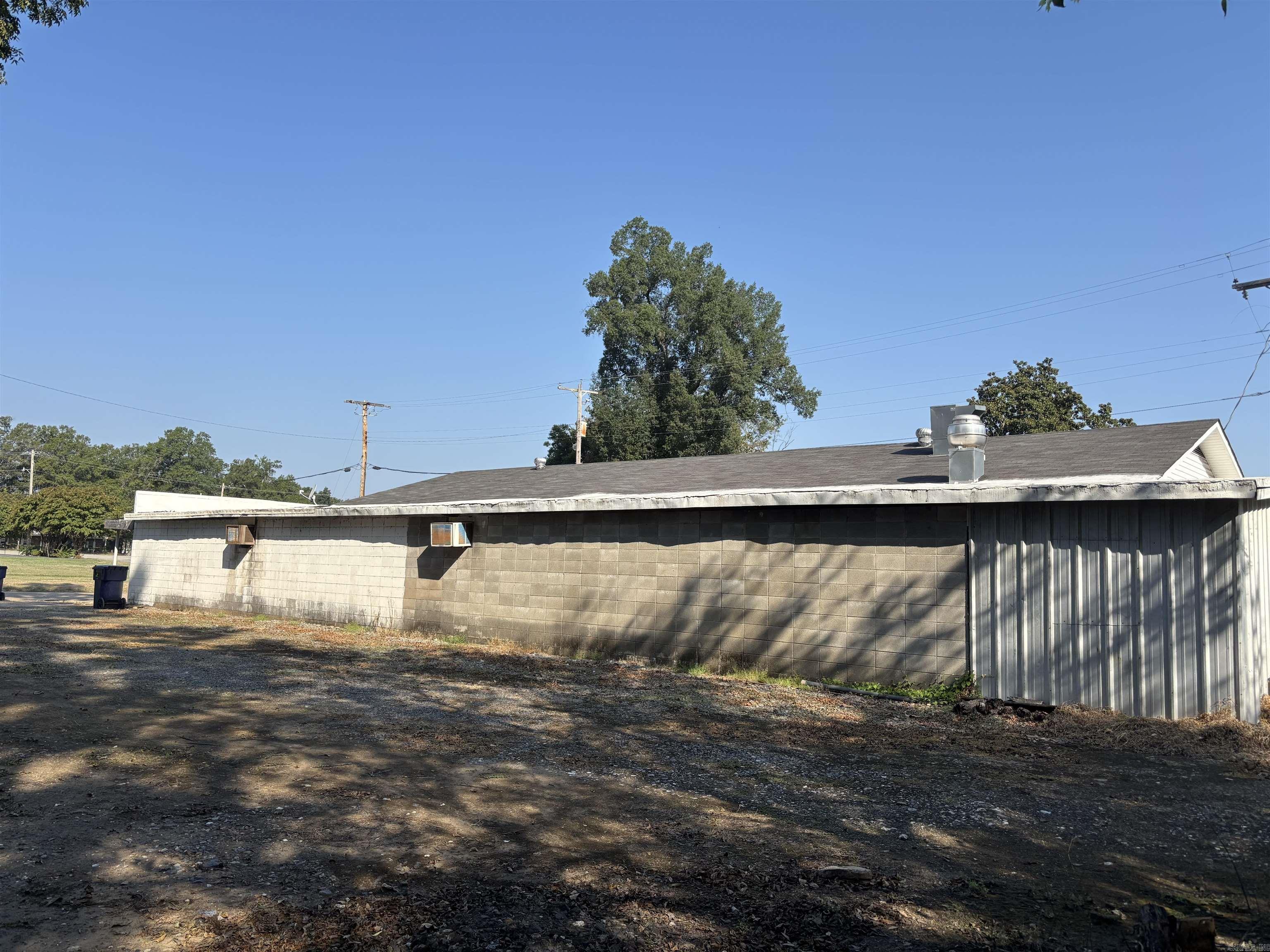 301 S New Orleans  Brinkley, AR