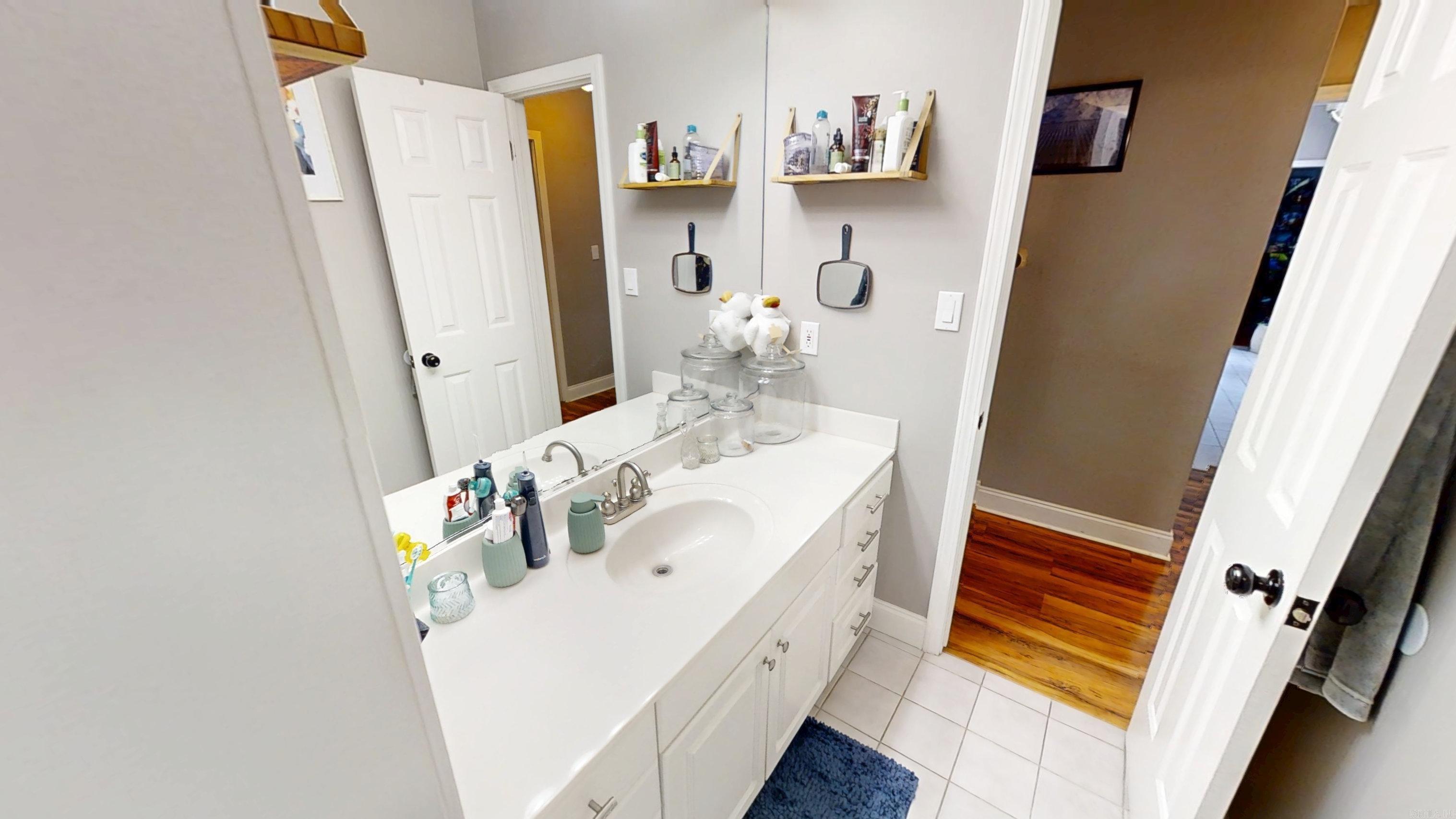 305 Greenmeadow  Jonesboro, AR