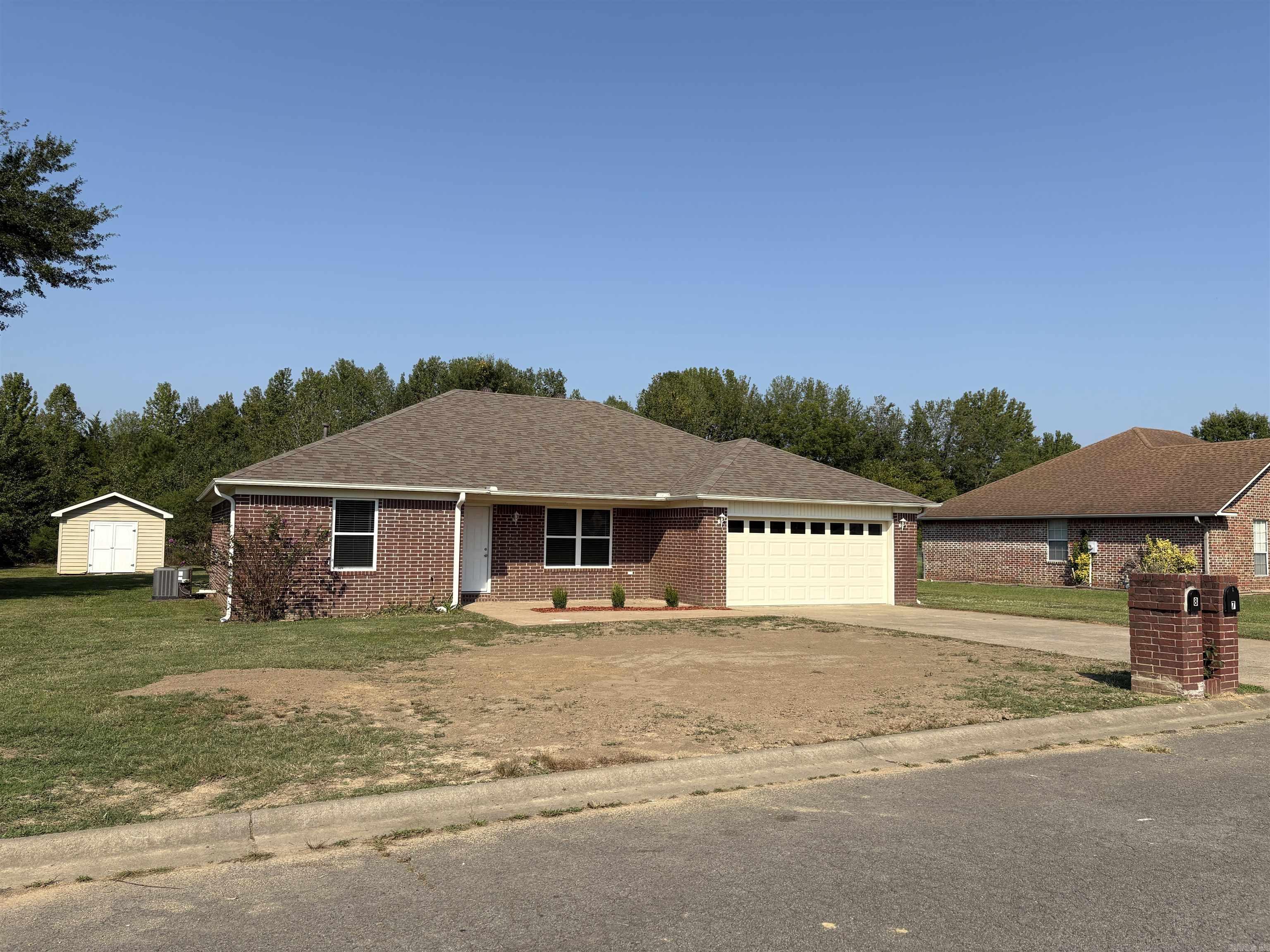 8 Hummingbird  Vilonia, AR