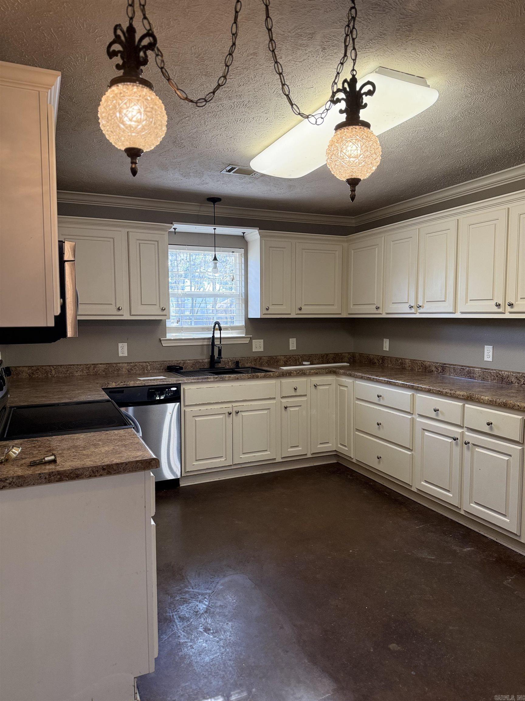 34 Golden Leaf Drive  Greenbrier, AR