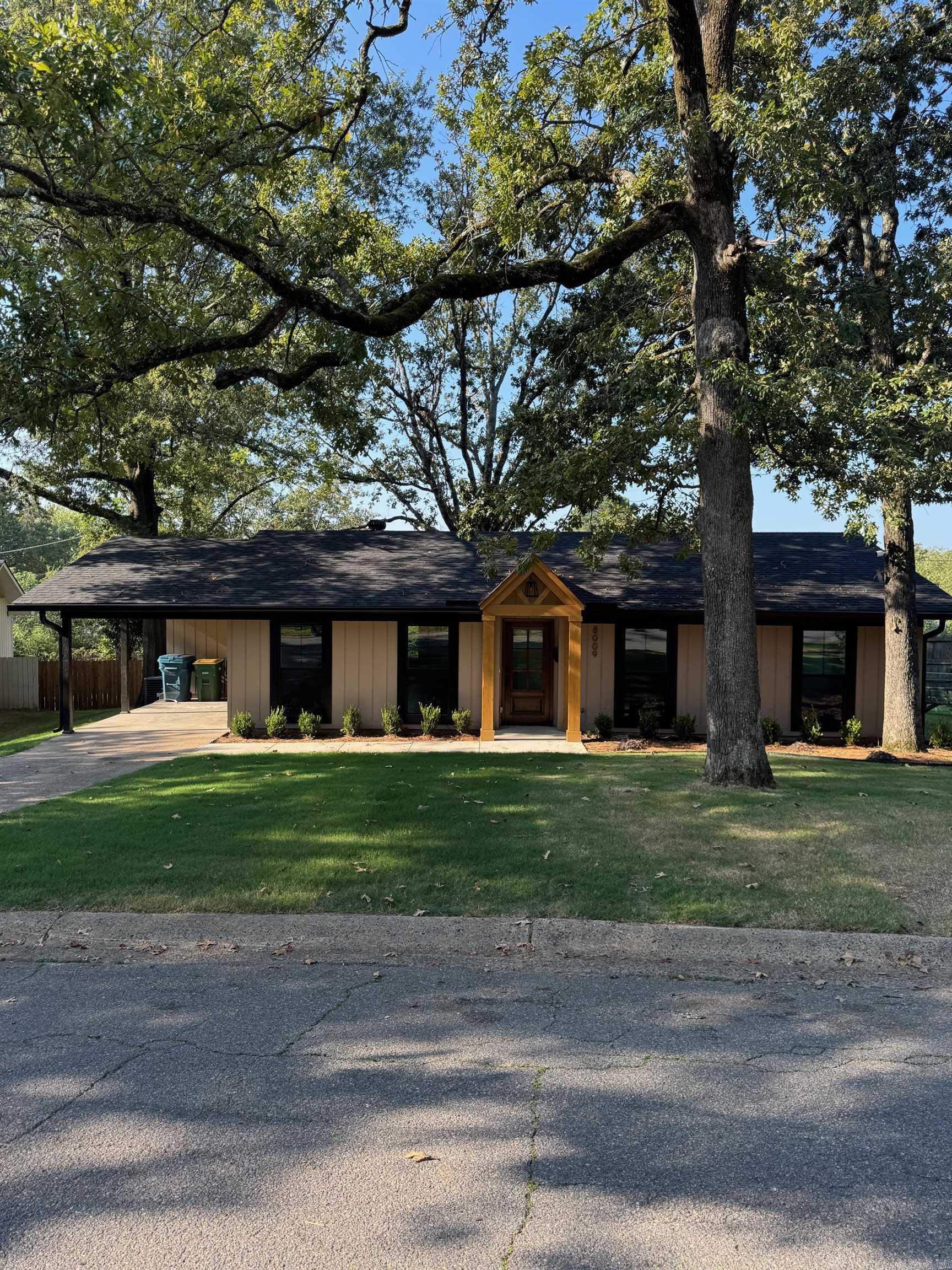 8009 Iowa  Little Rock, AR