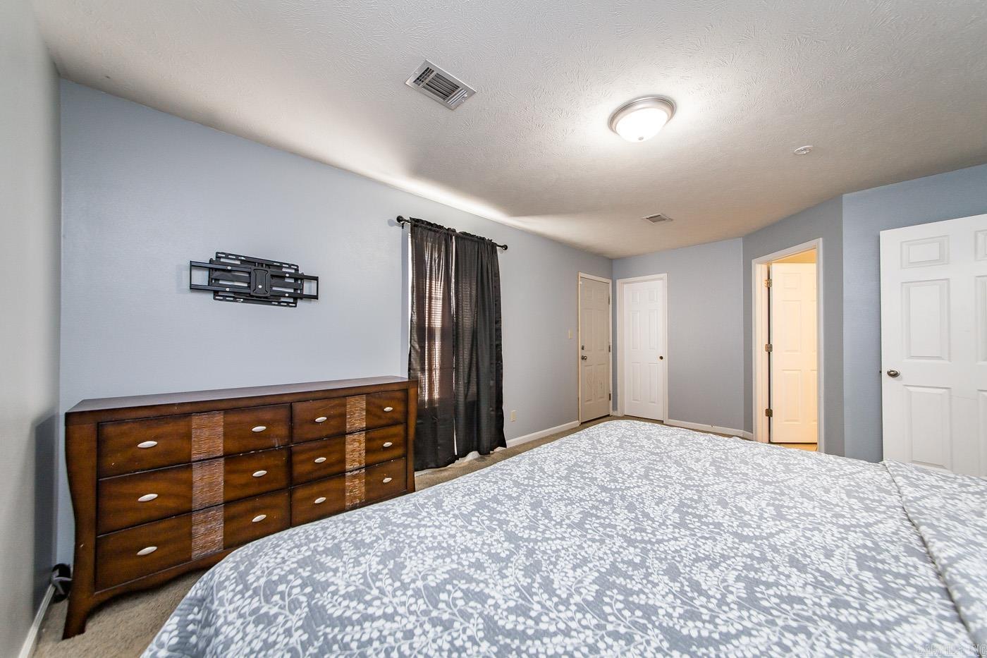 100 E Lauren  Searcy, AR