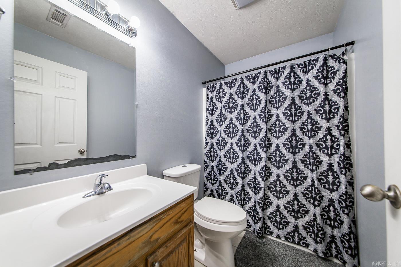 100 E Lauren  Searcy, AR