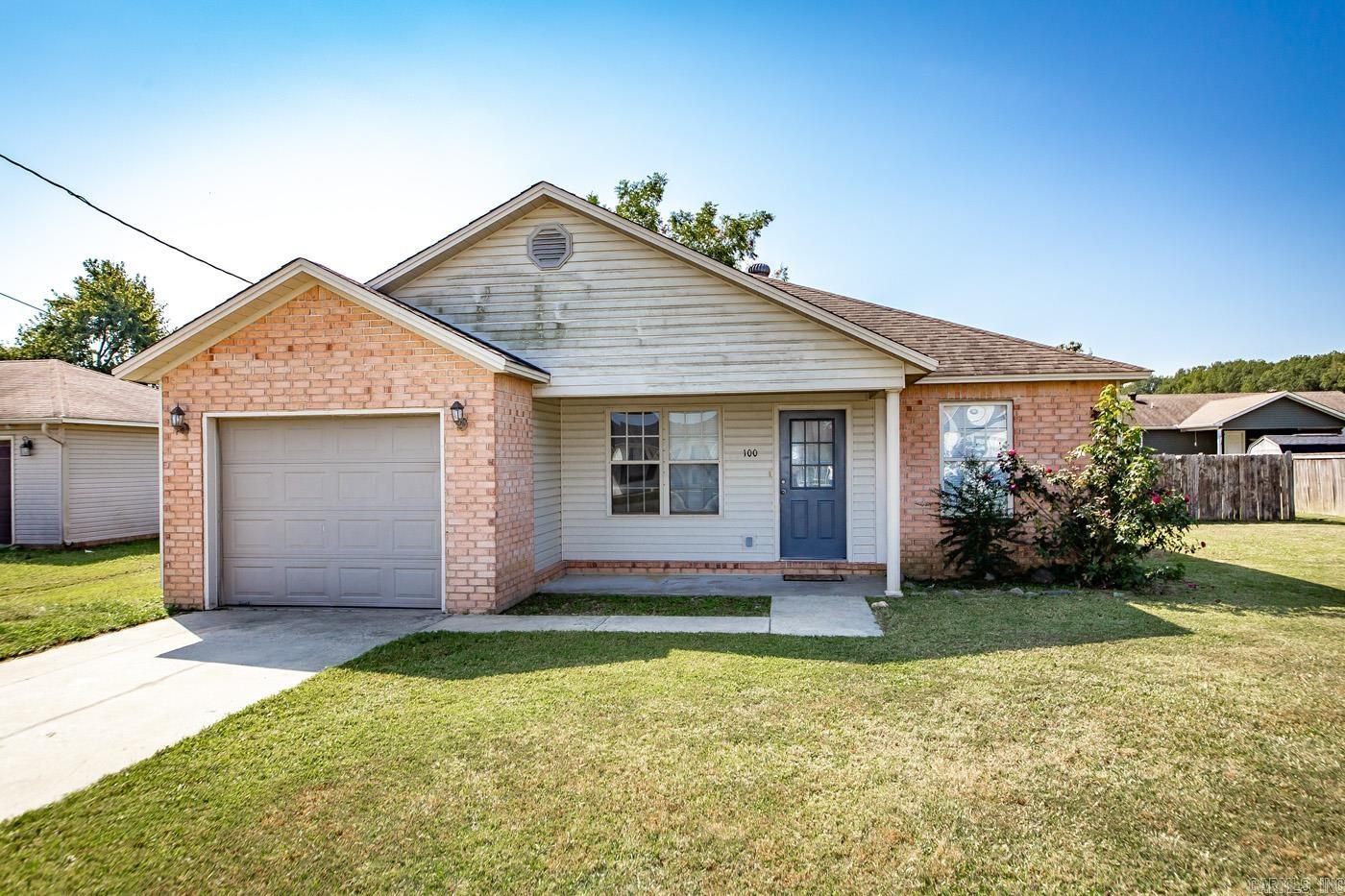 100 E Lauren  Searcy, AR