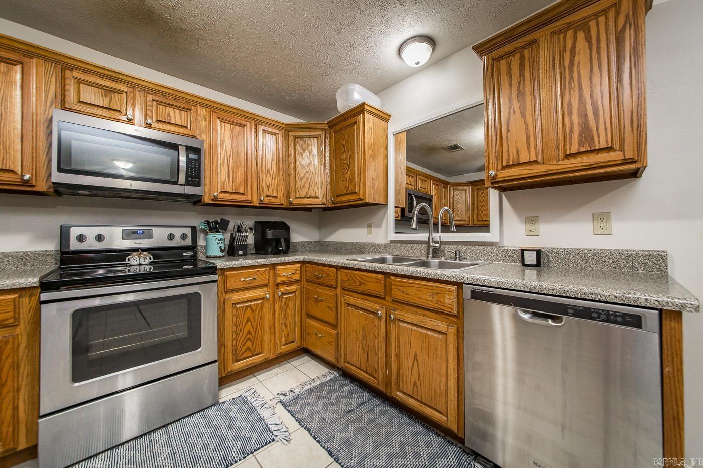 100 E Lauren  Searcy, AR