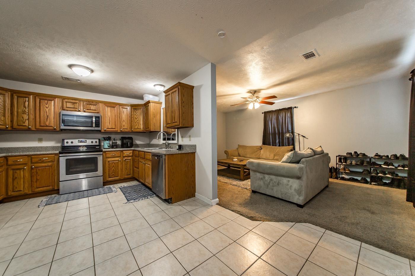100 E Lauren  Searcy, AR