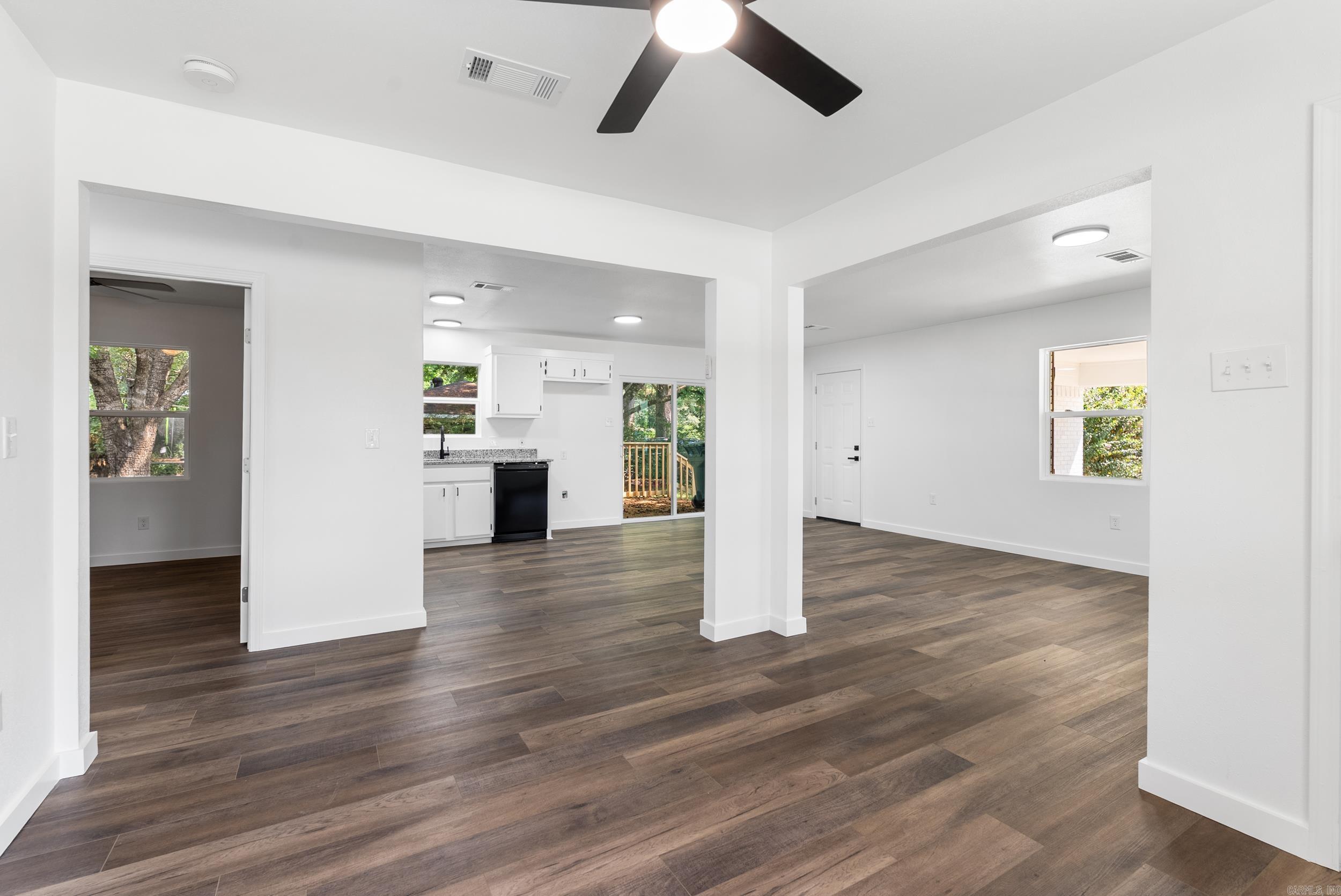 324 S Center  Conway, AR