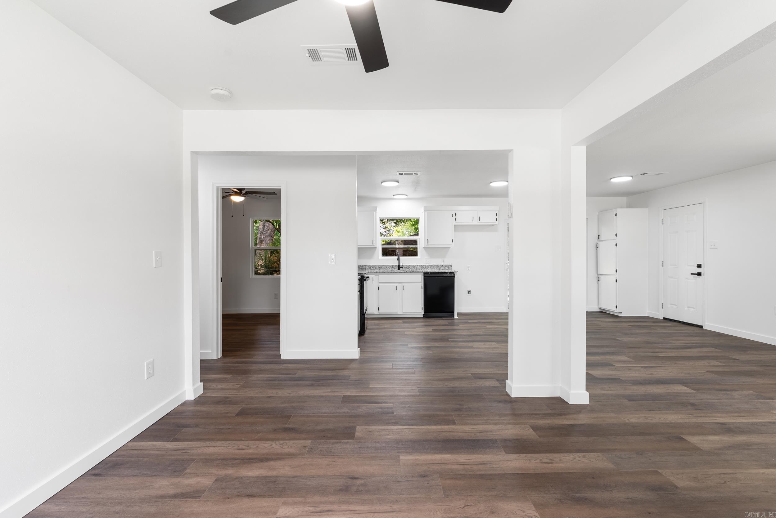 324 S Center  Conway, AR