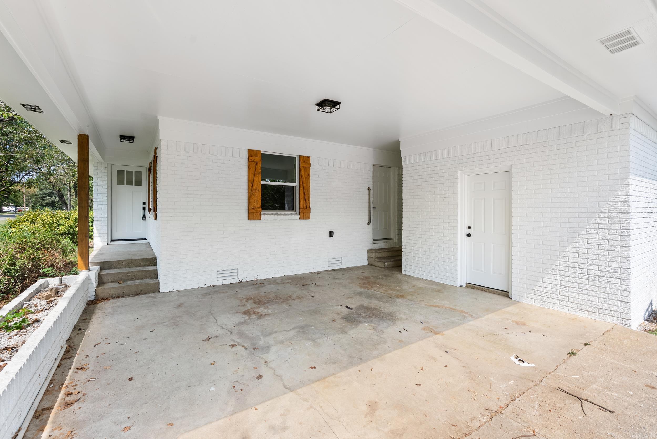 324 S Center  Conway, AR