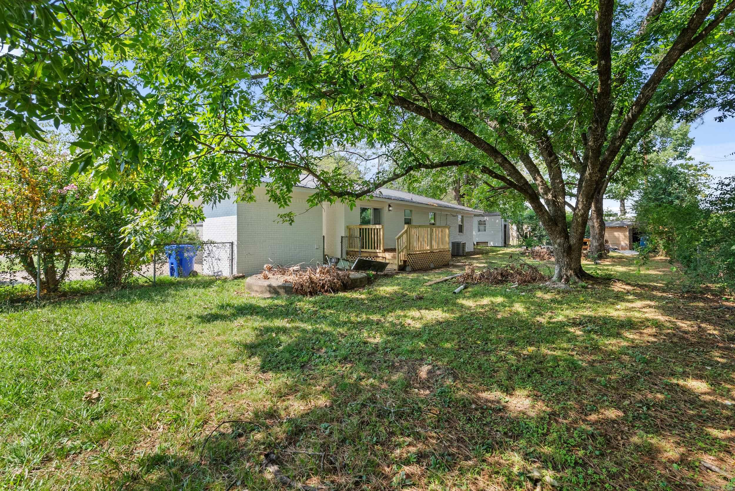 324 S Center  Conway, AR
