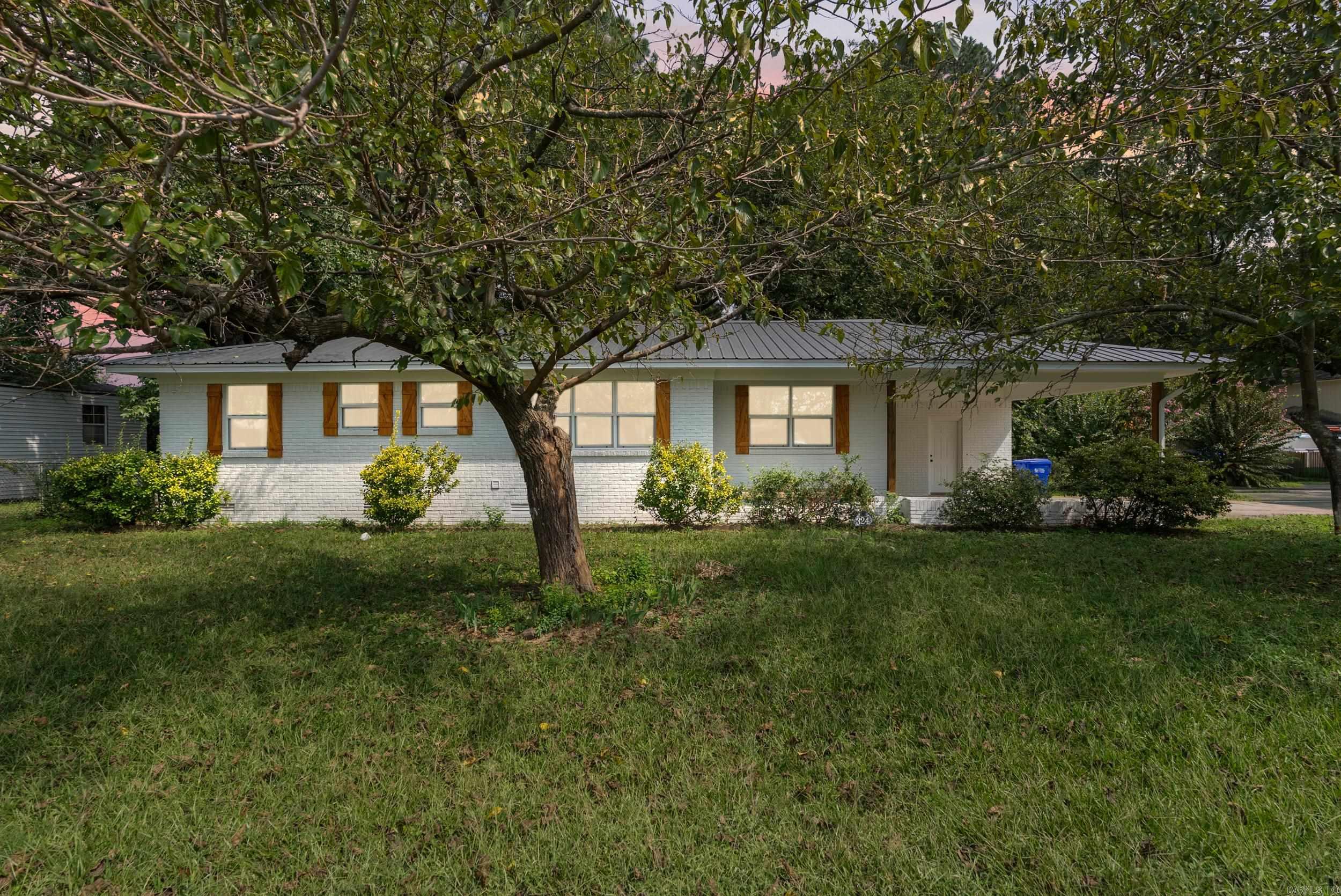 324 S Center  Conway, AR