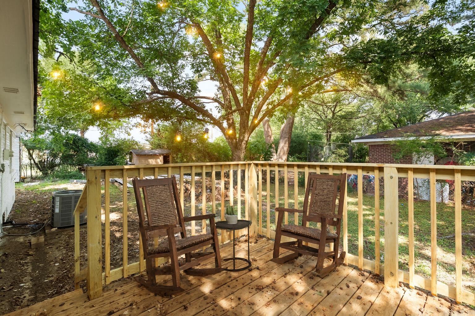 324 S Center  Conway, AR