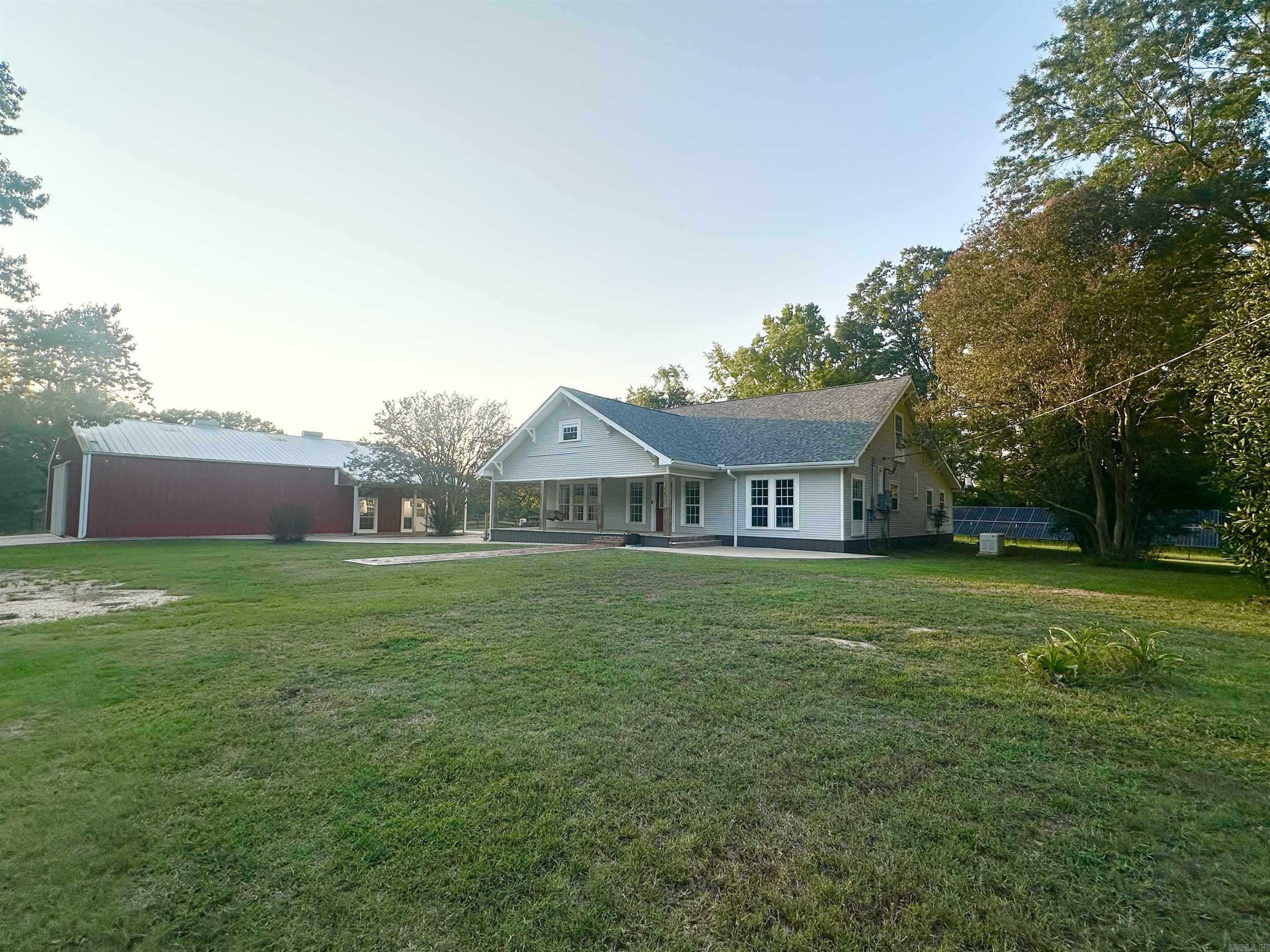 1420 Bradley 8 Rd N  Warren, AR