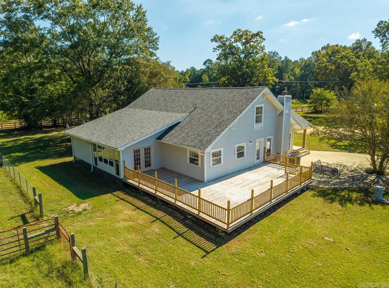 1420 Bradley 8 Rd N  Warren, AR