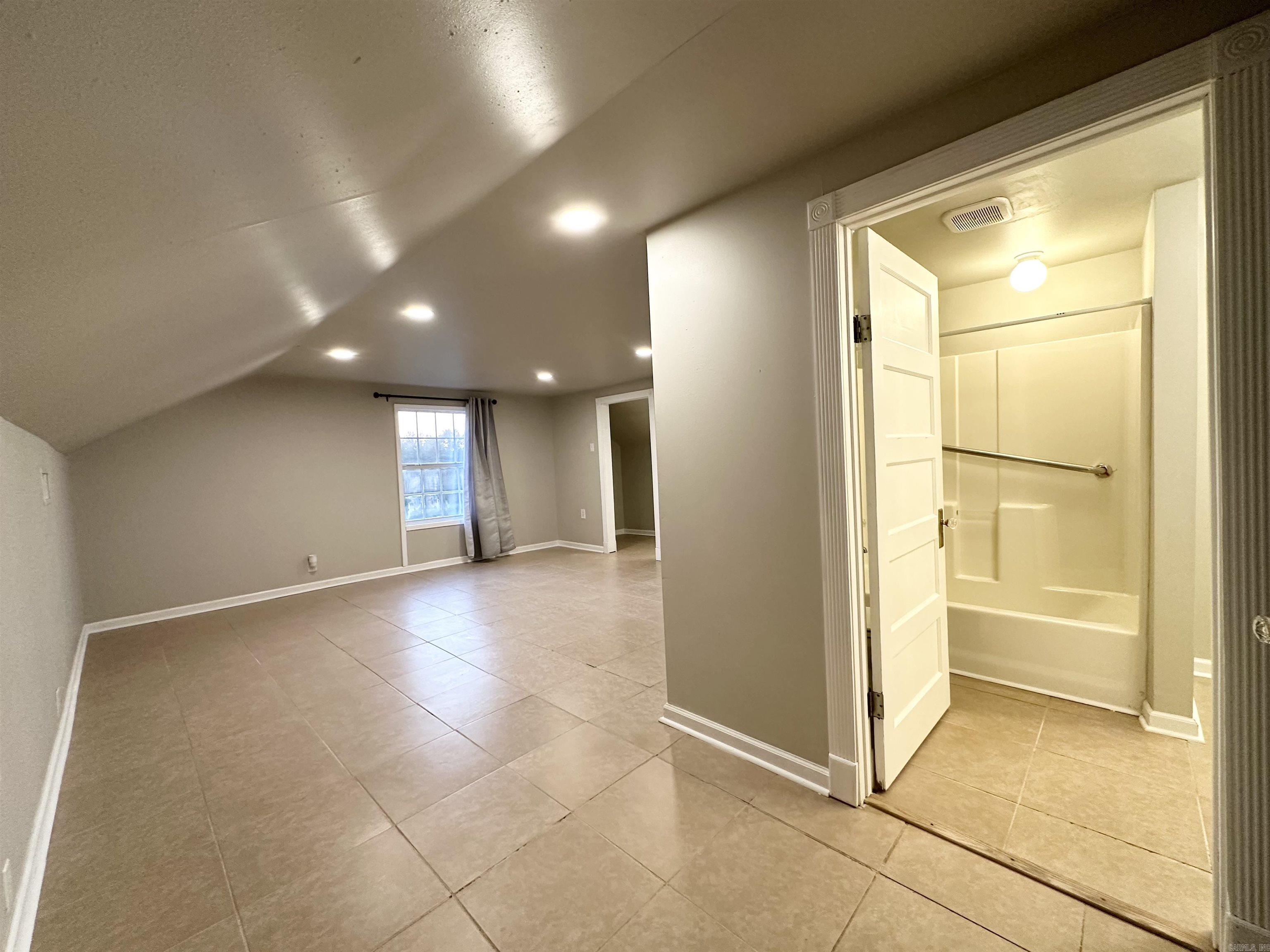 1420 Bradley 8 Rd N  Warren, AR