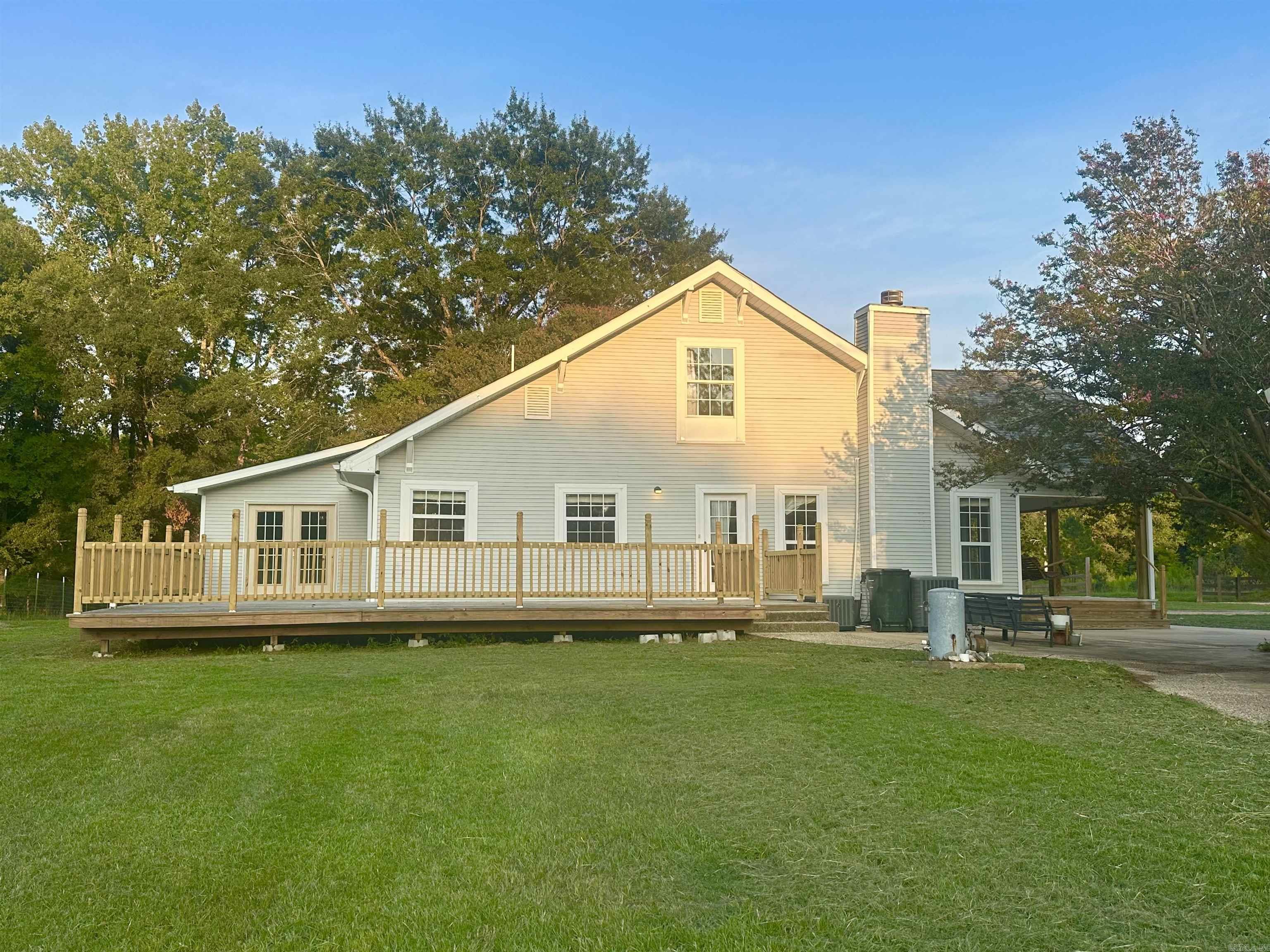 1420 Bradley 8 Rd N  Warren, AR