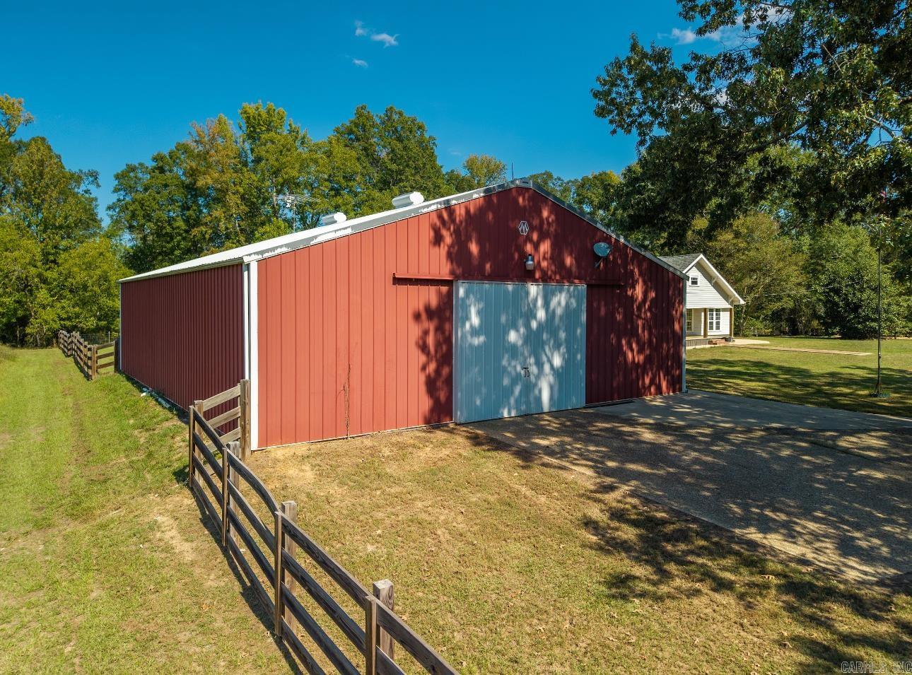 1420 Bradley 8 Rd N  Warren, AR