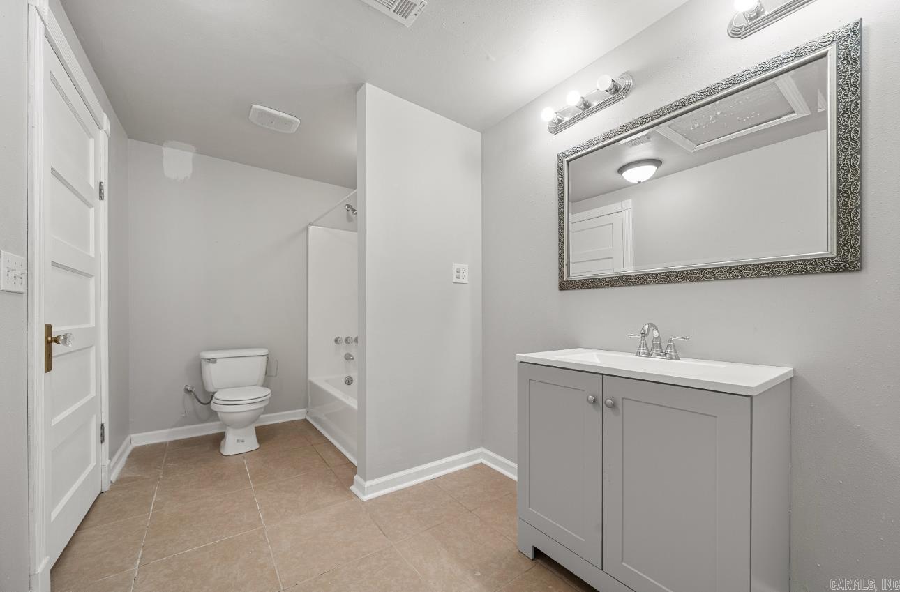 1420 Bradley 8 Rd N  Warren, AR