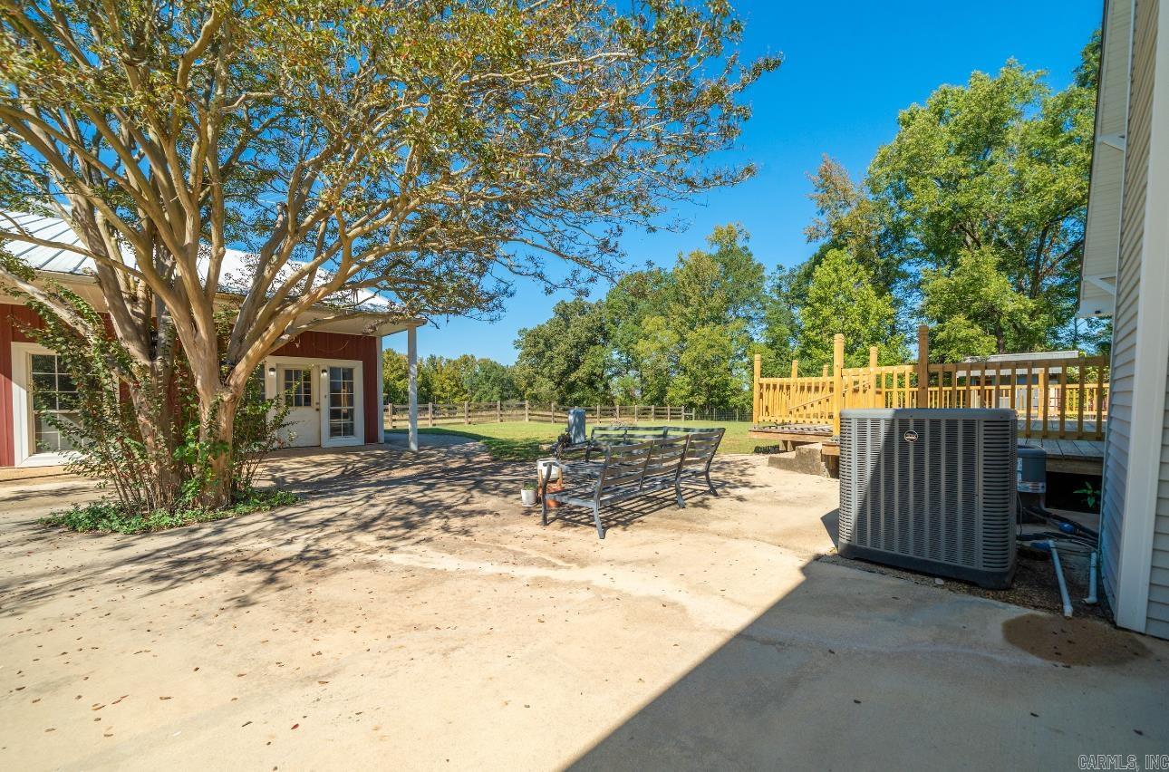 1420 Bradley 8 Rd N  Warren, AR