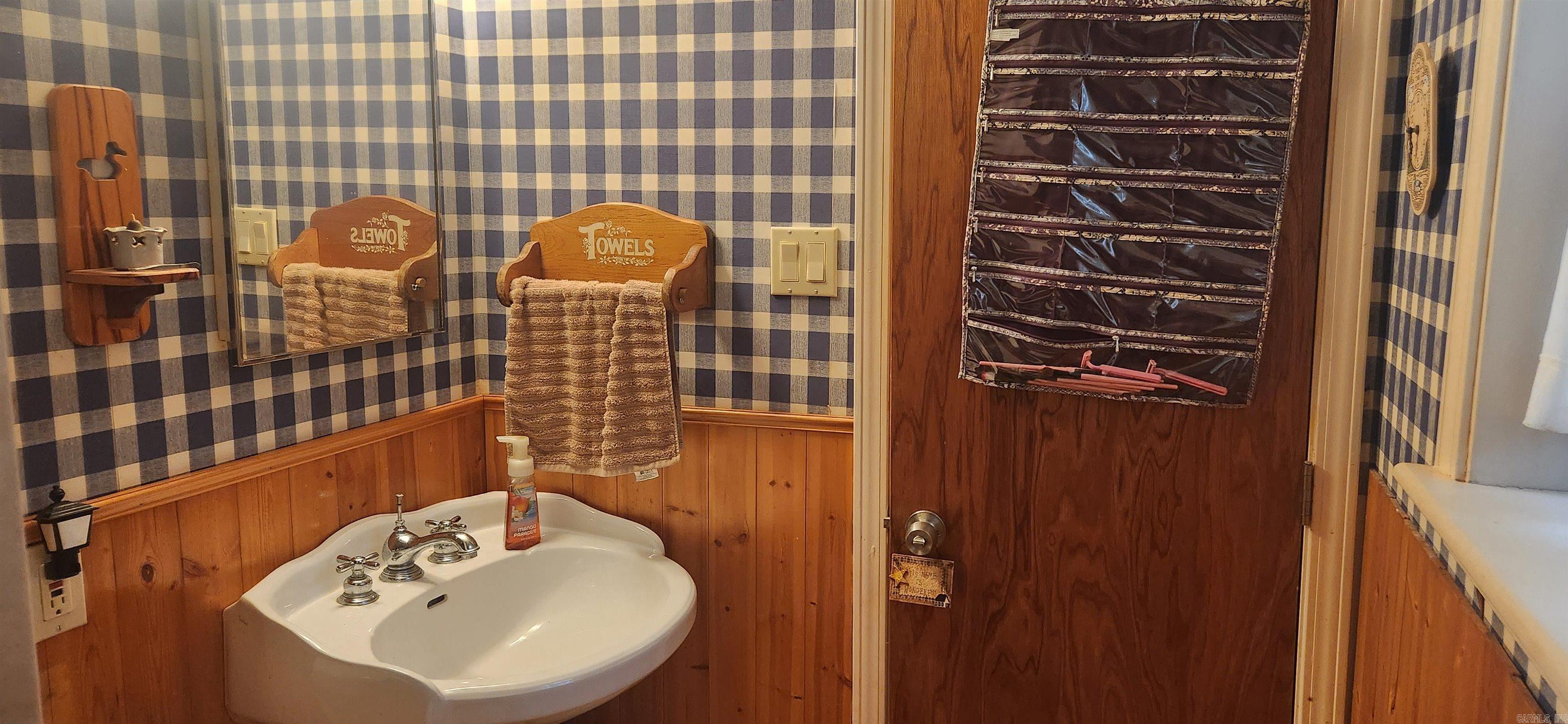 9680 Loomis Landing Rd  De Valls Bluff, AR