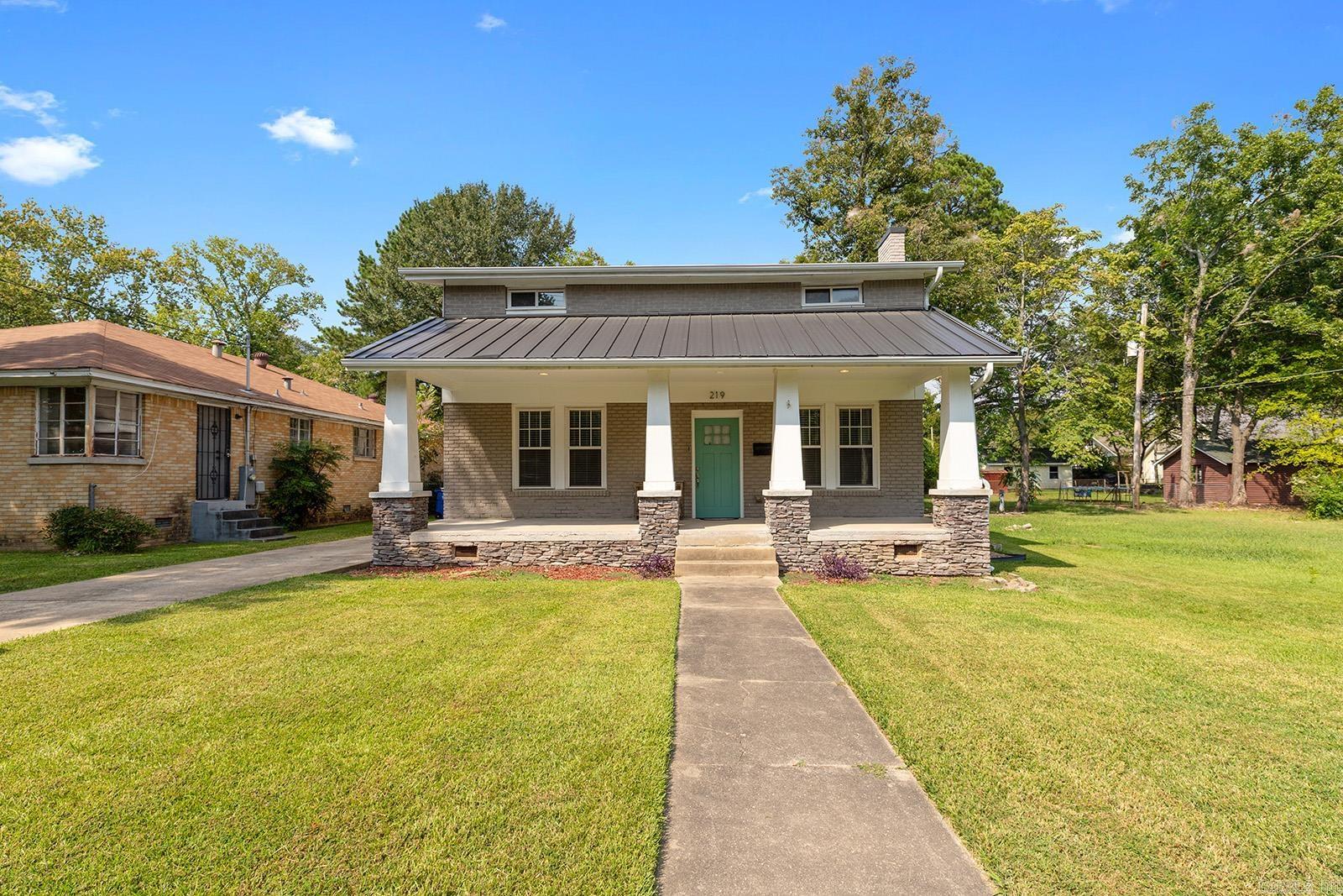 219 W D  North Little Rock, AR