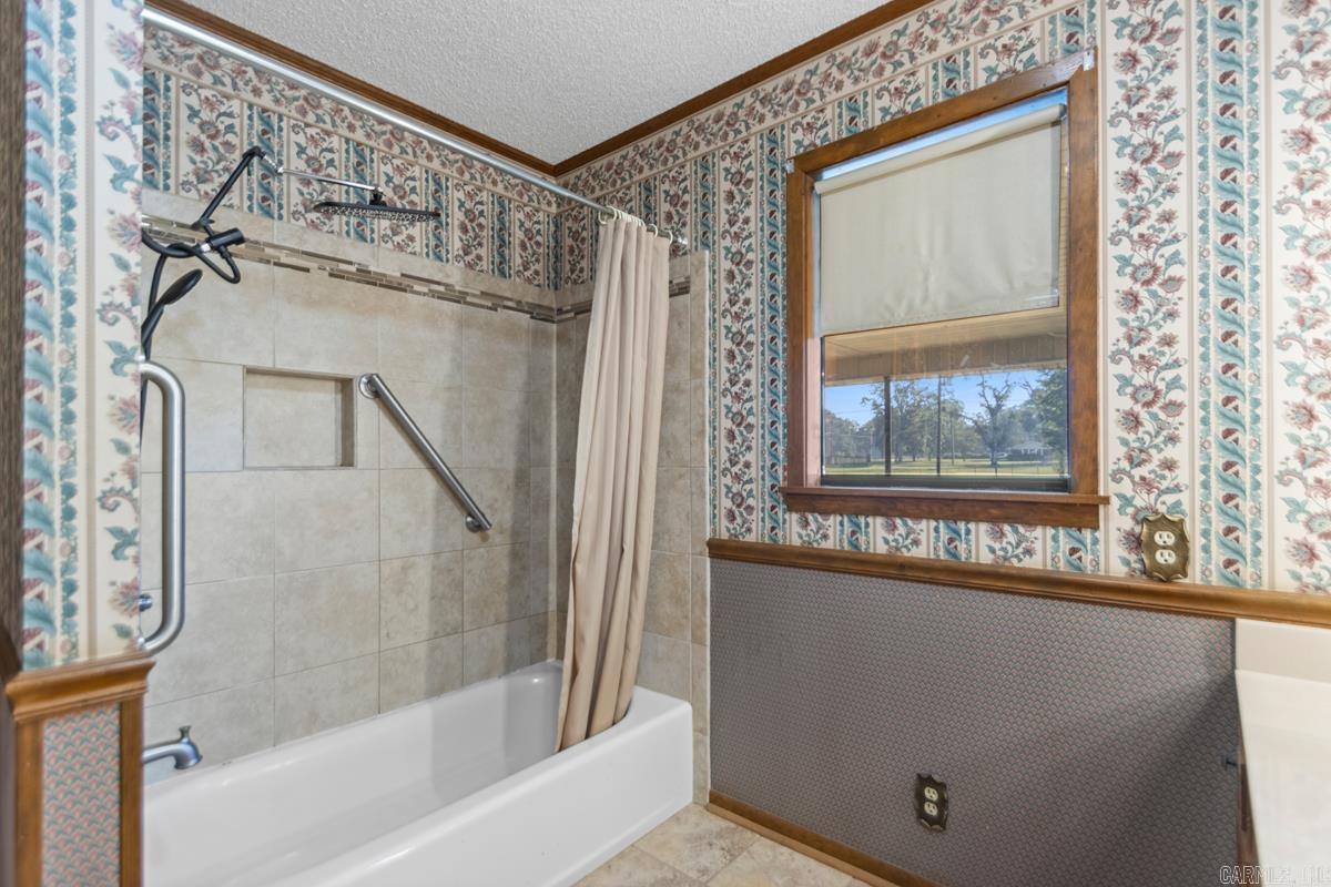 27226 US-67  Malvern, AR