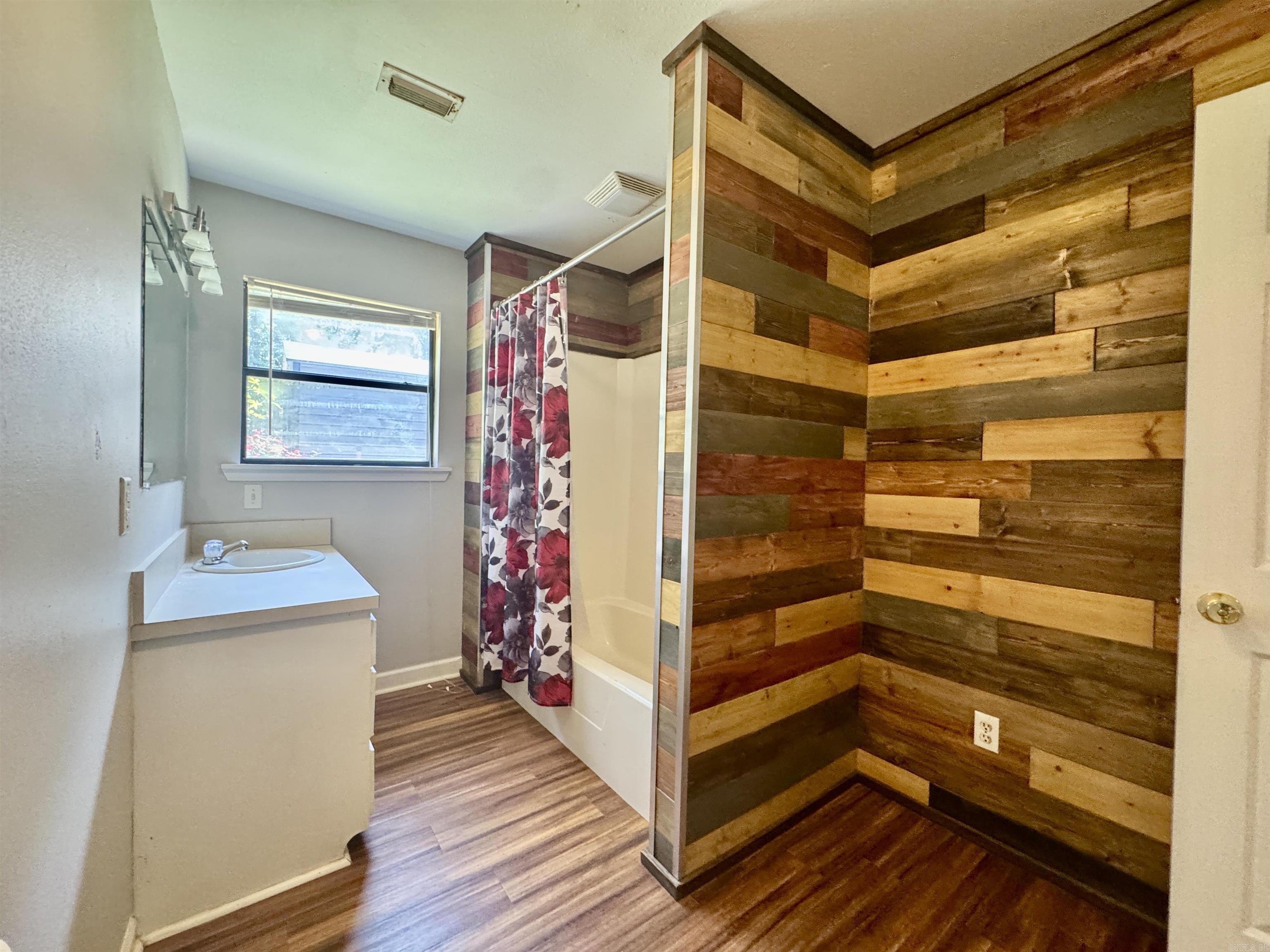 205 W Mountain View  Hot Springs, AR