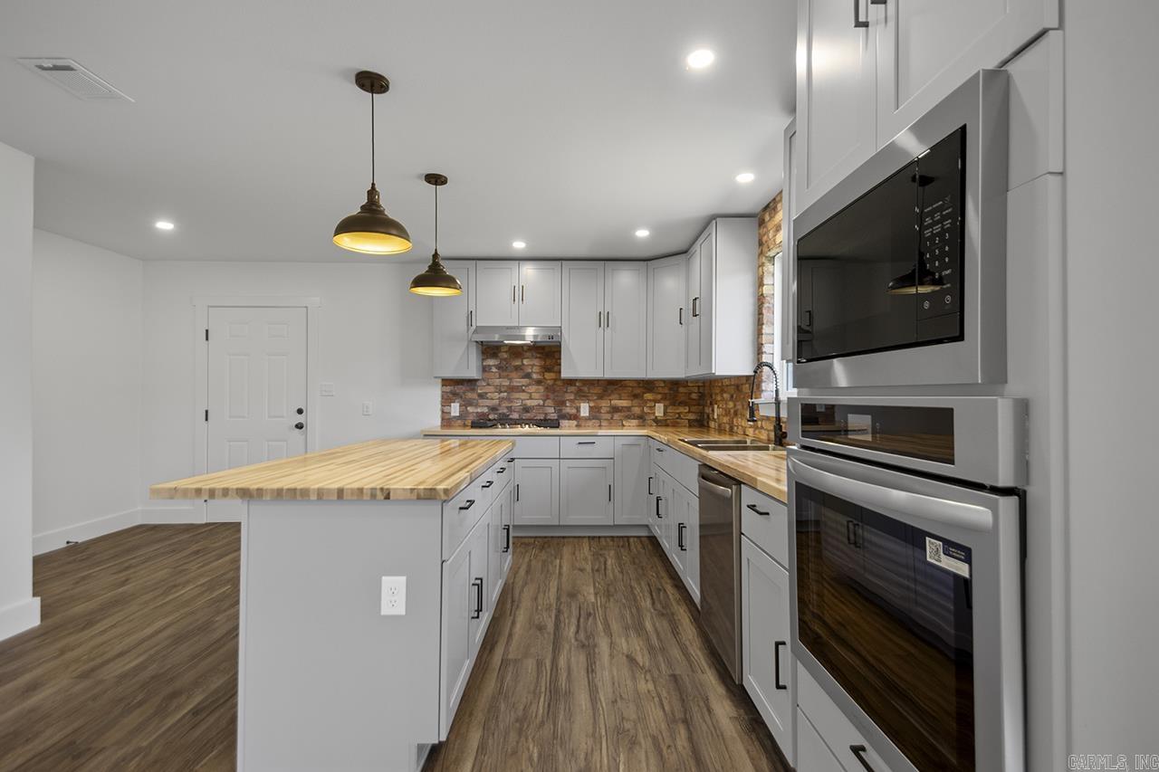 616 E Woodruff  Sherwood, AR