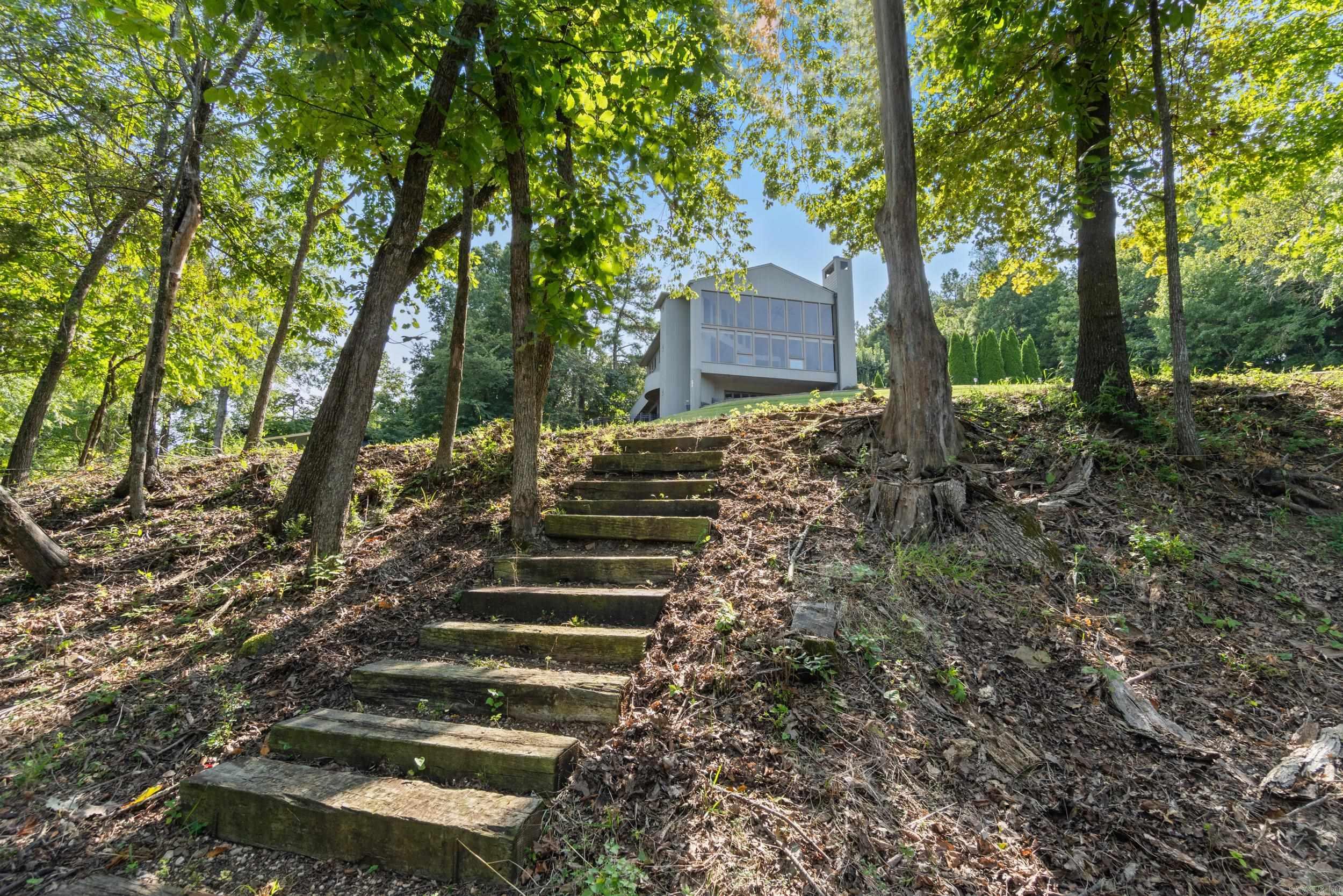 1140 E Lakefront Drive  Fayetteville, AR