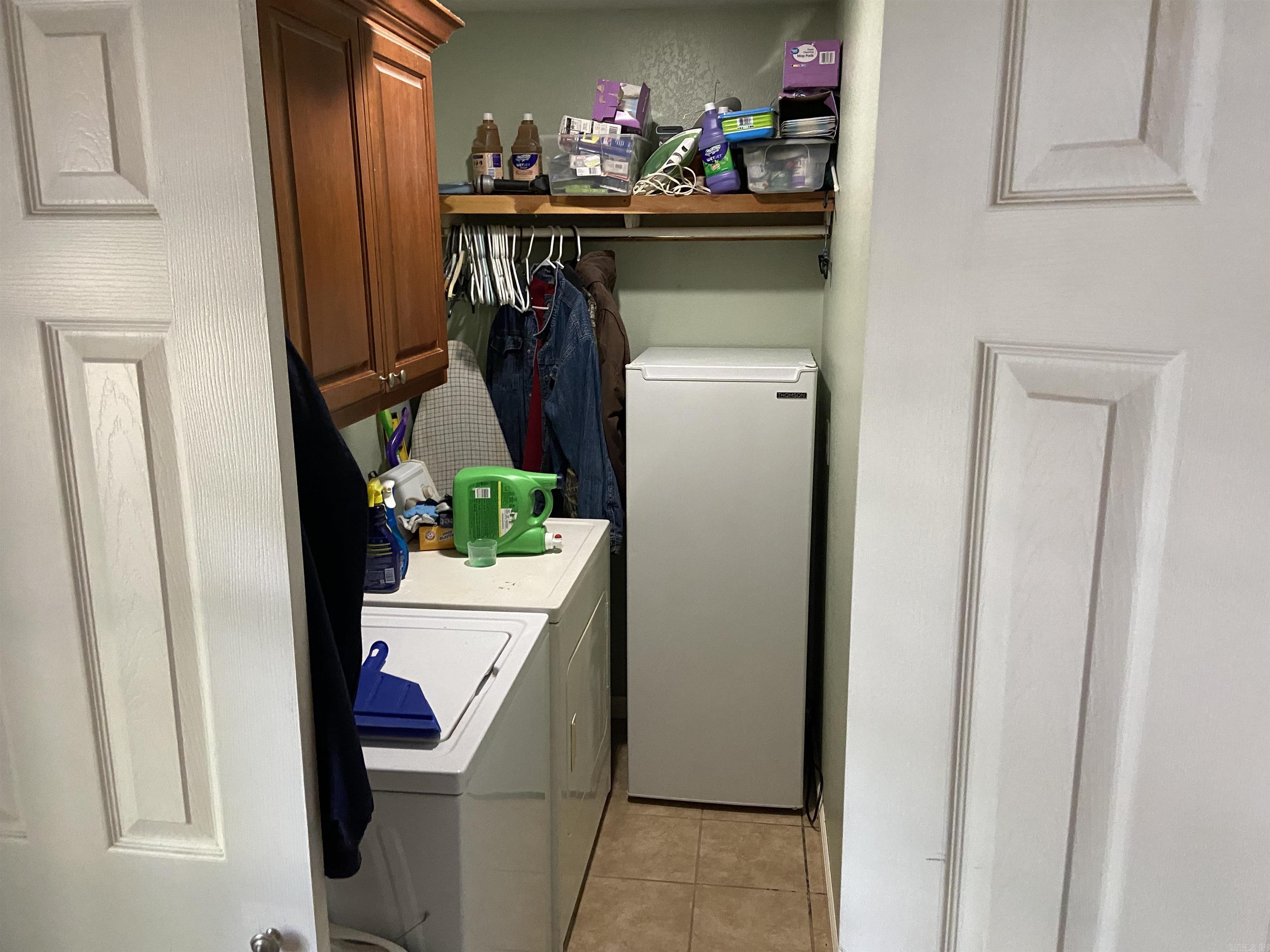 111 Hill  Romance, AR