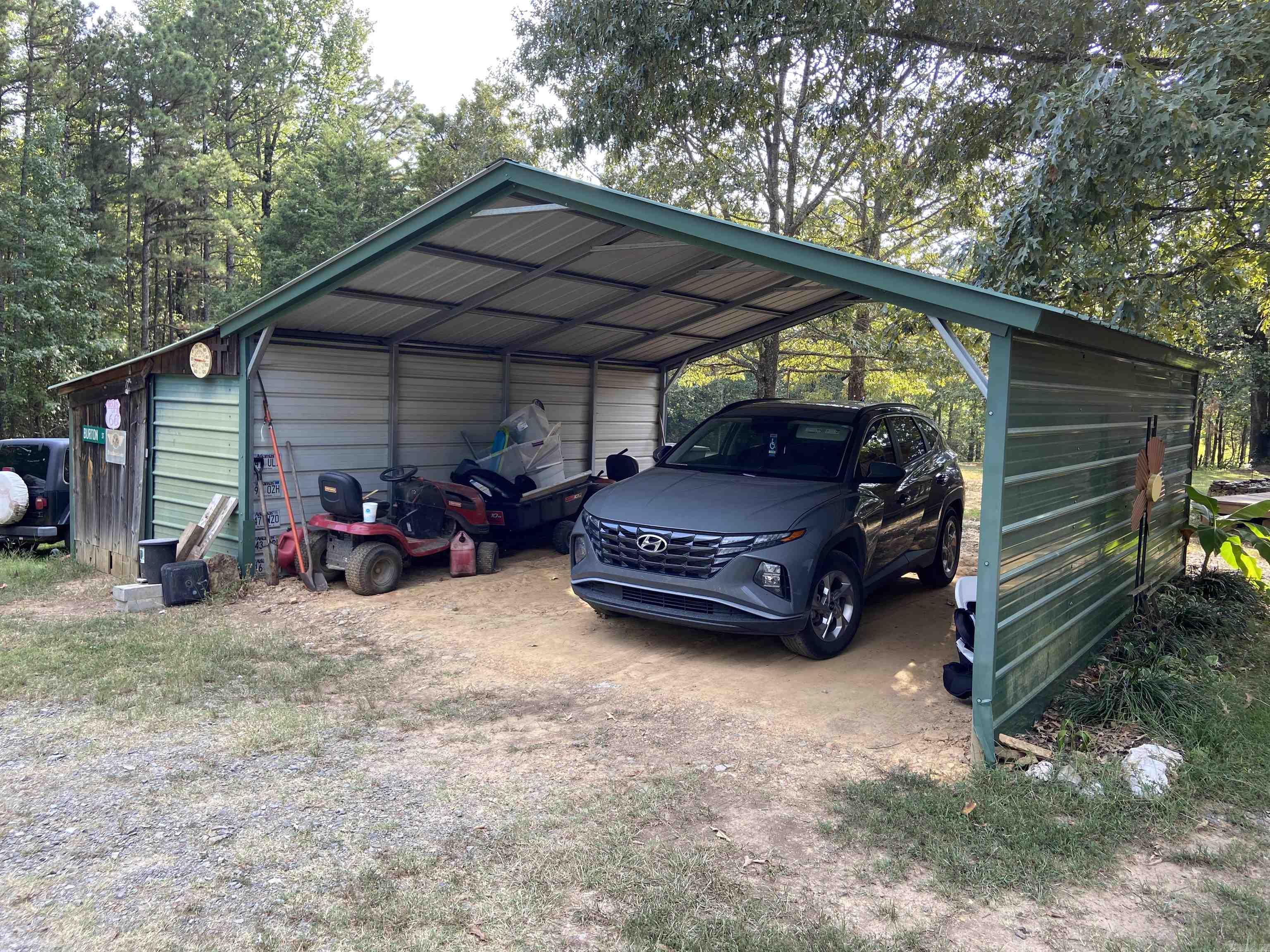 111 Hill  Romance, AR