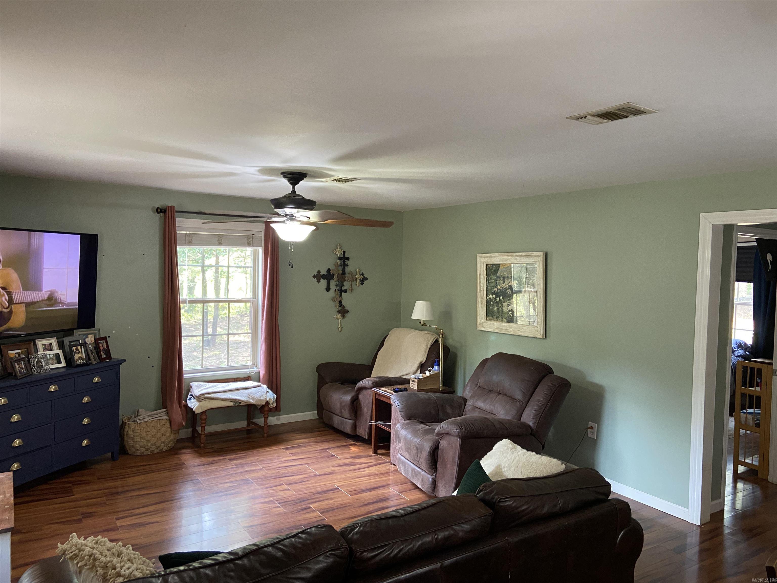 111 Hill  Romance, AR