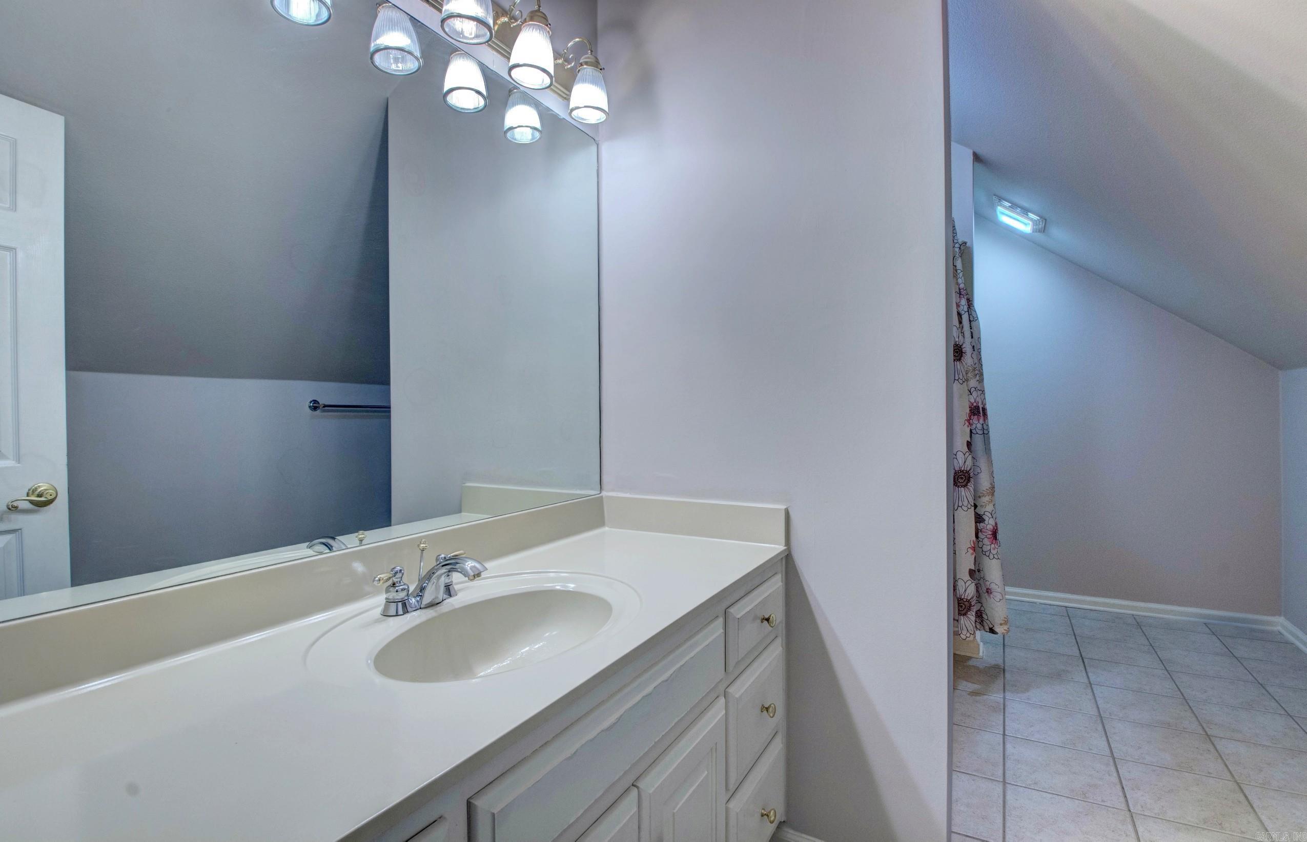 9 Shanna Lane Maumelle, AR 72113