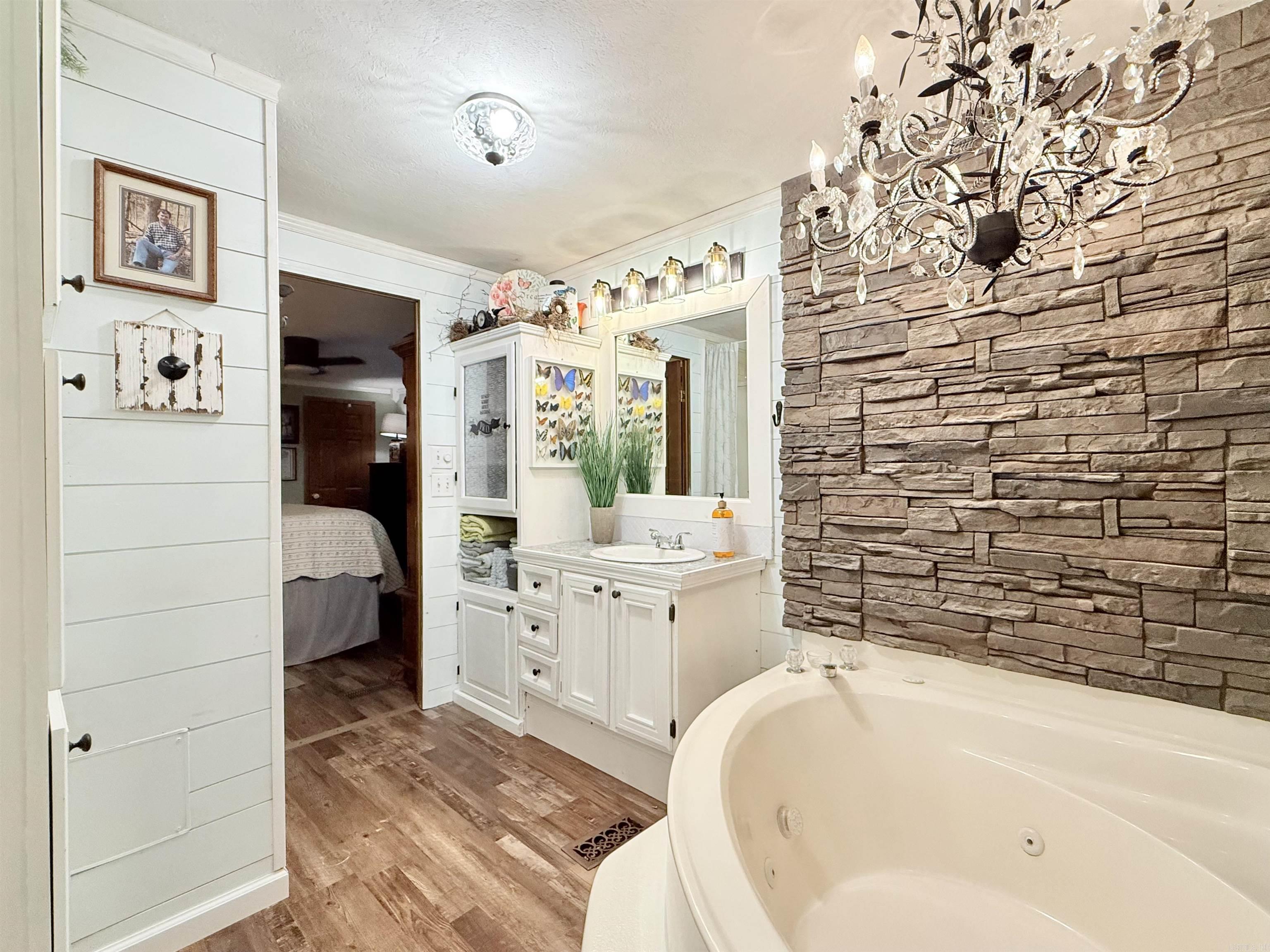 190 Turtle Creek  Hot Springs, AR