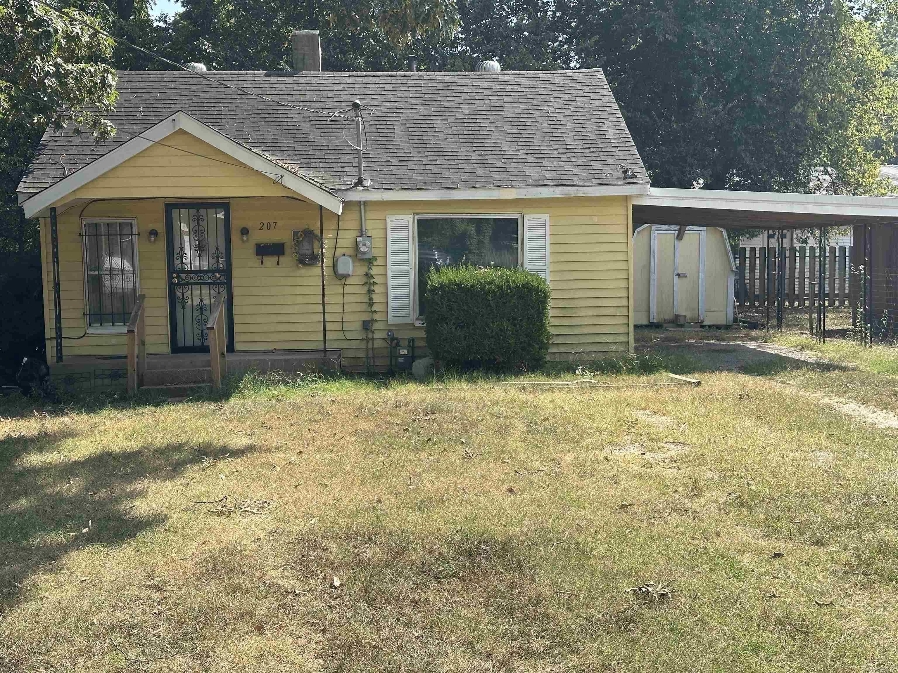 207 W 8th  Kennett, MO