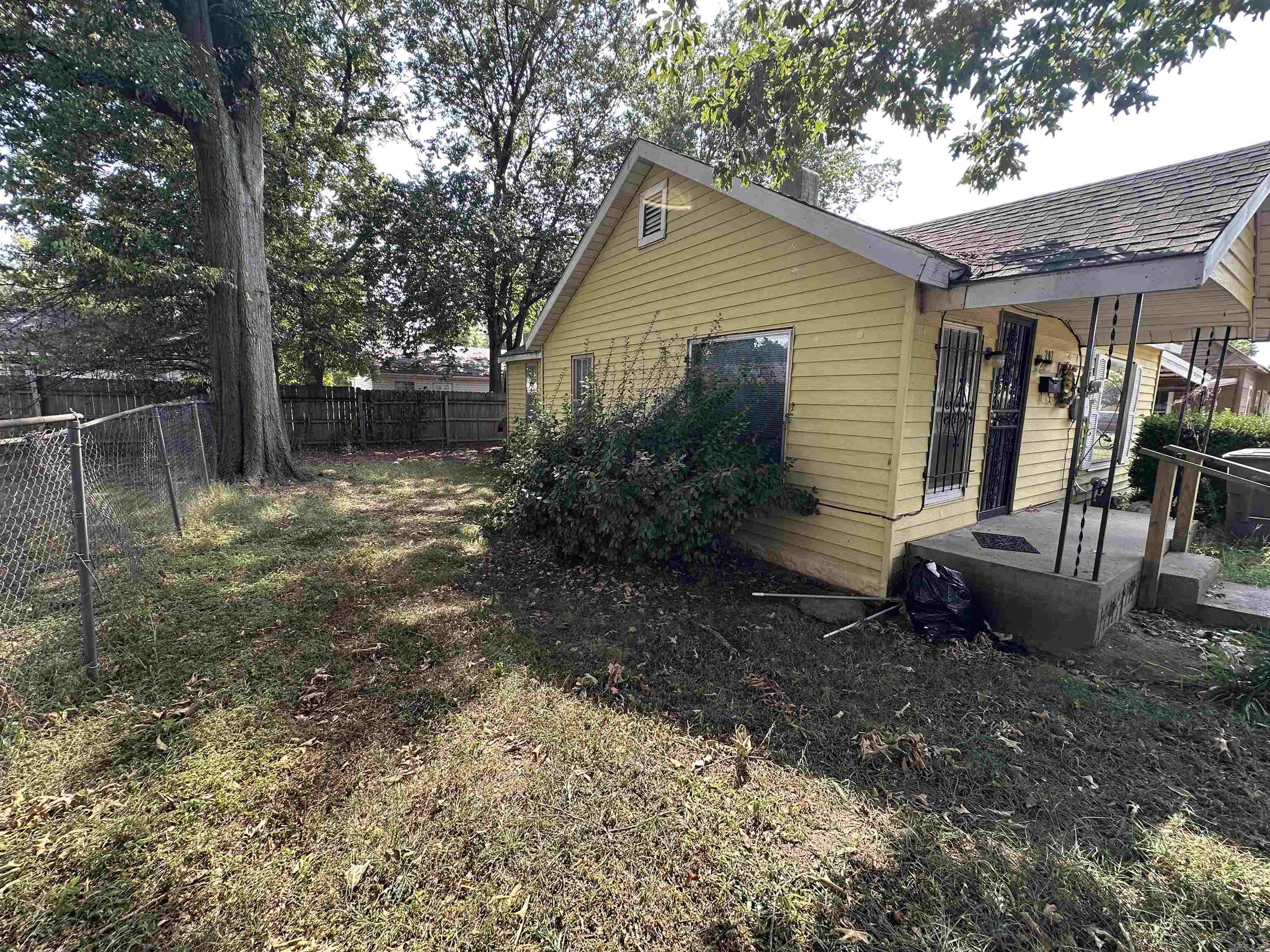 207 W 8th  Kennett, MO