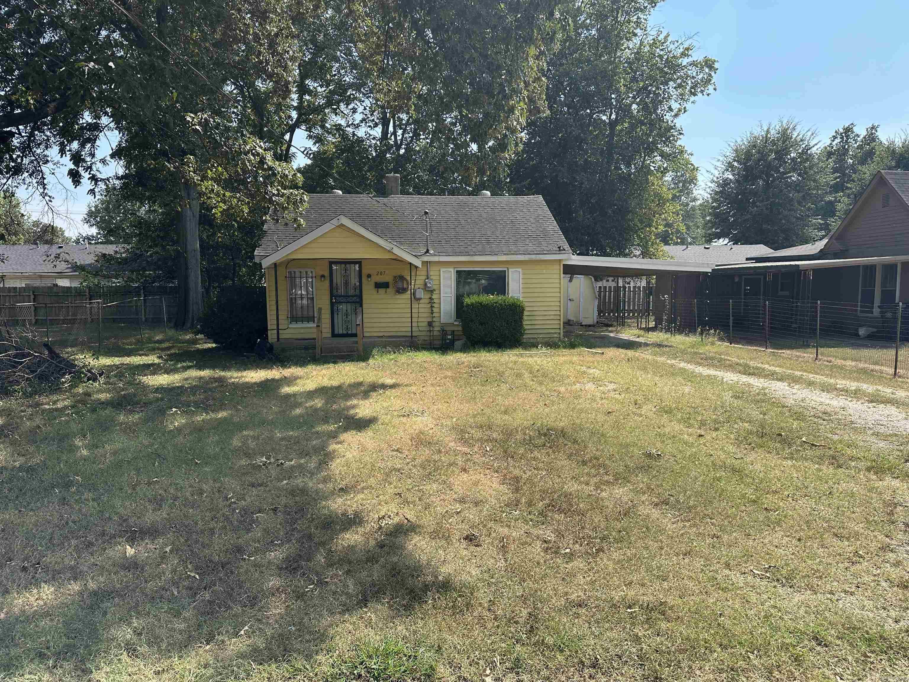 207 W 8th  Kennett, MO