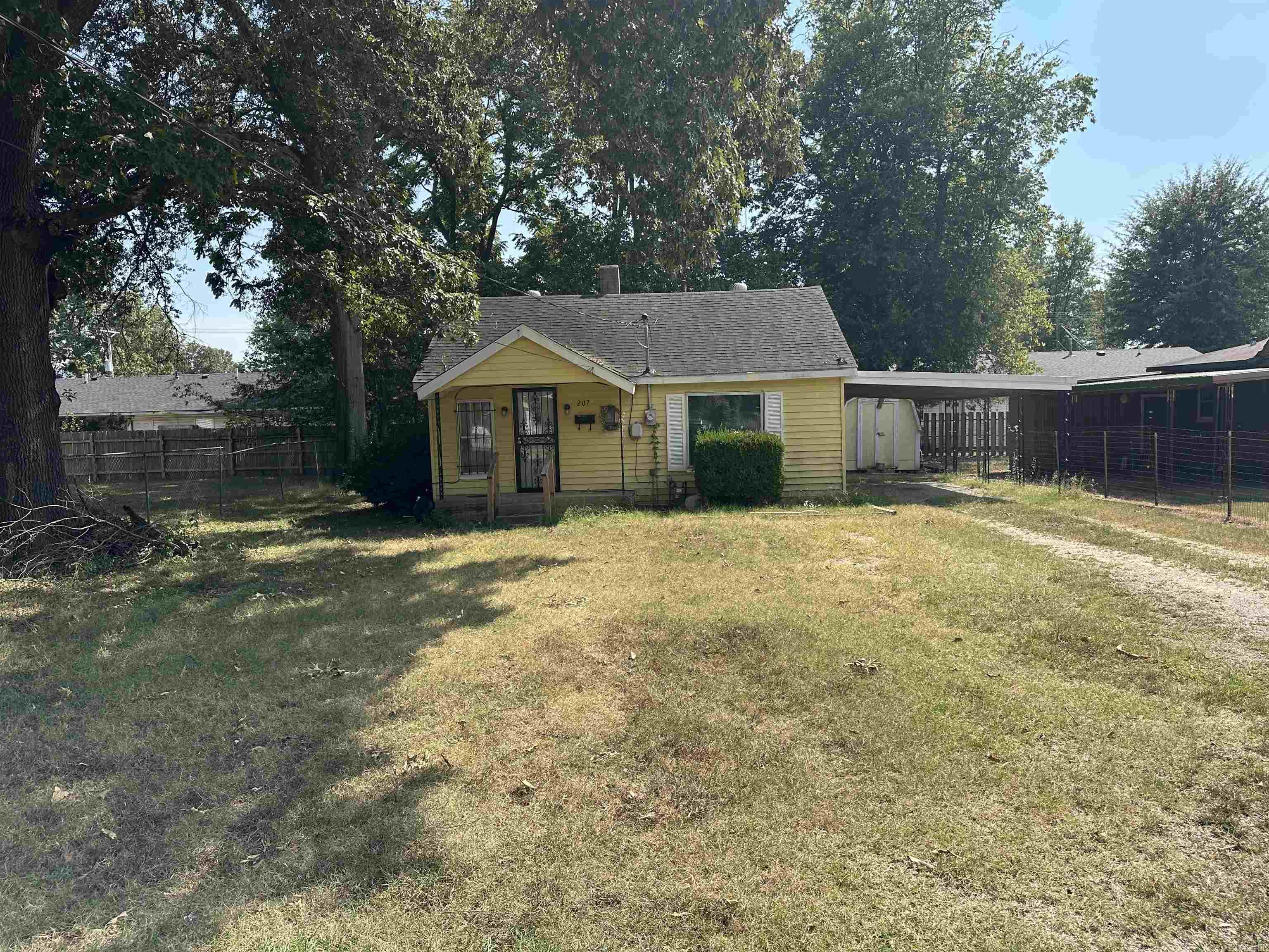 207 W 8th  Kennett, MO