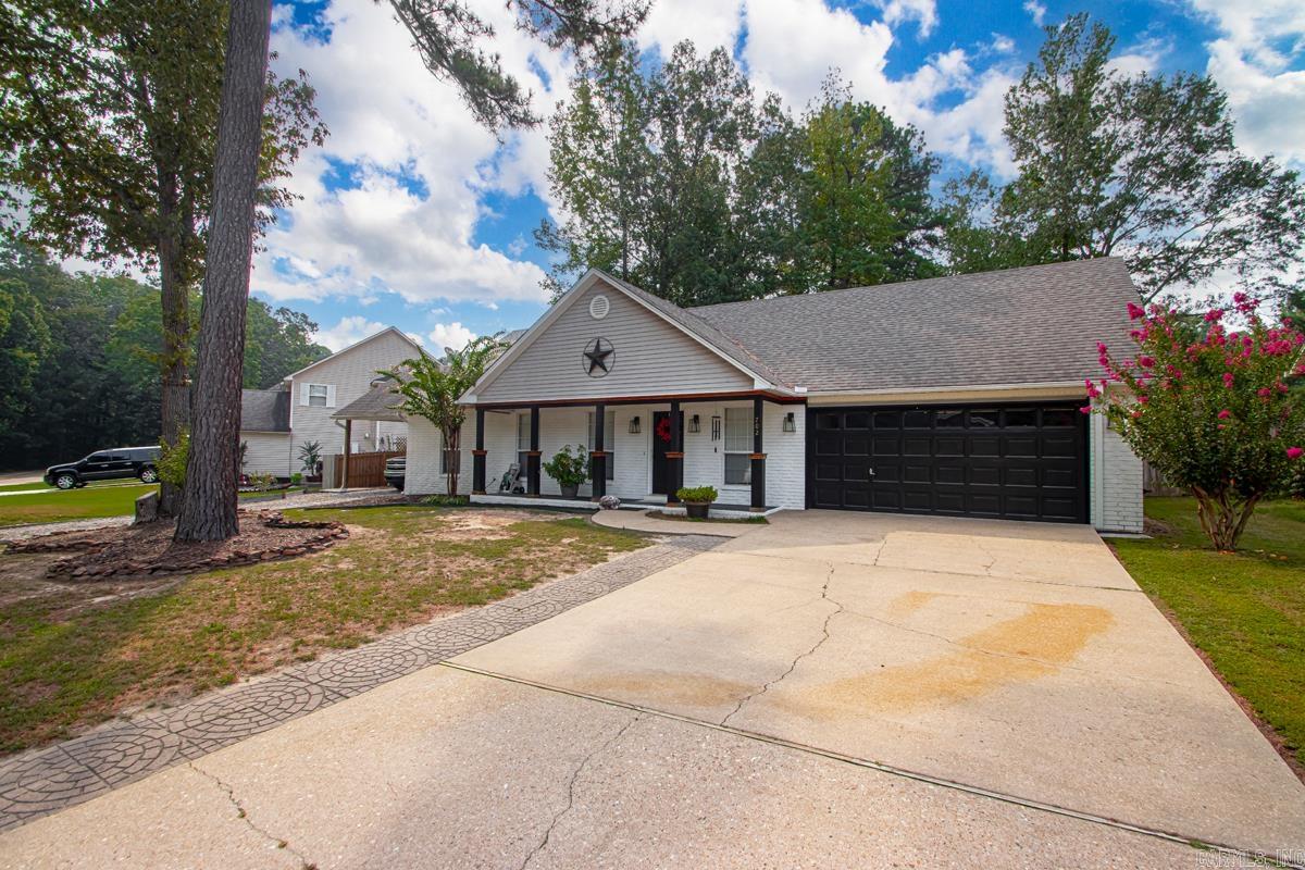 702 Holly Lynn  Bryant, AR