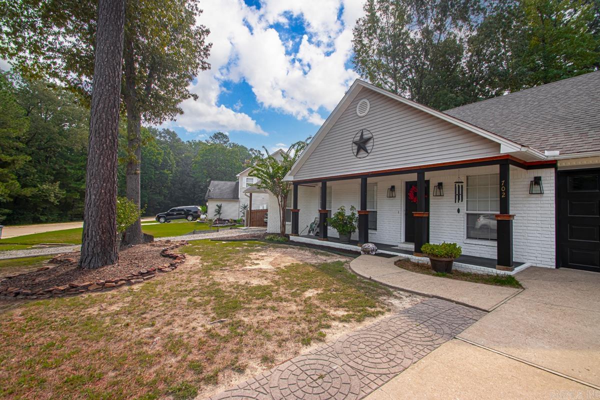 702 Holly Lynn  Bryant, AR