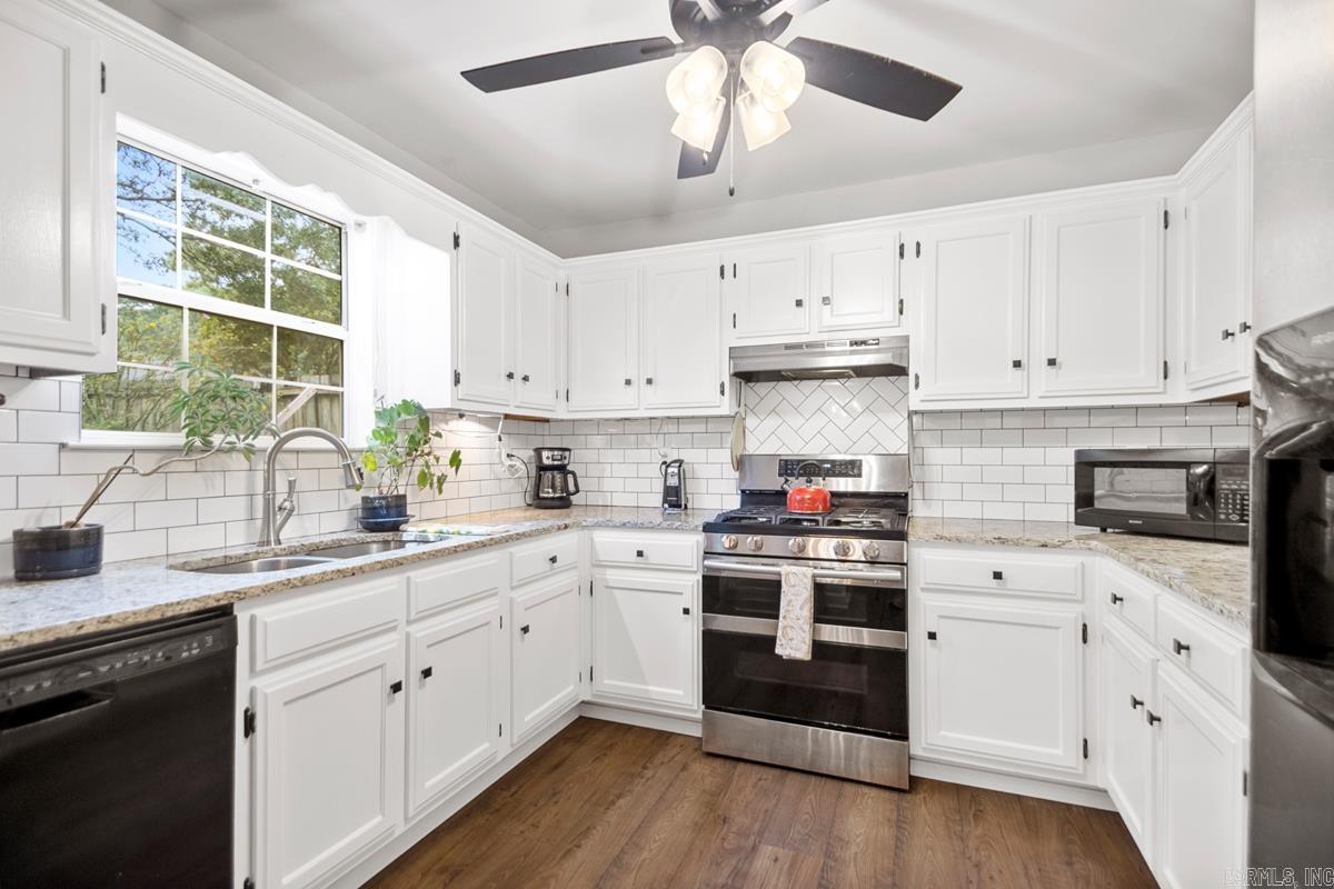702 Holly Lynn  Bryant, AR