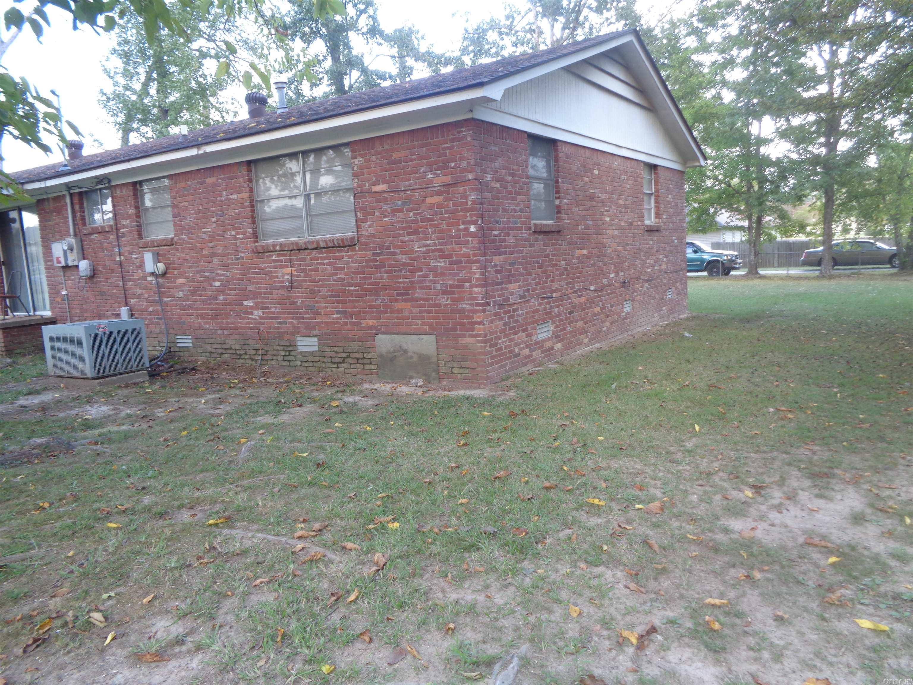 9729 Lanehart  Little Rock, AR